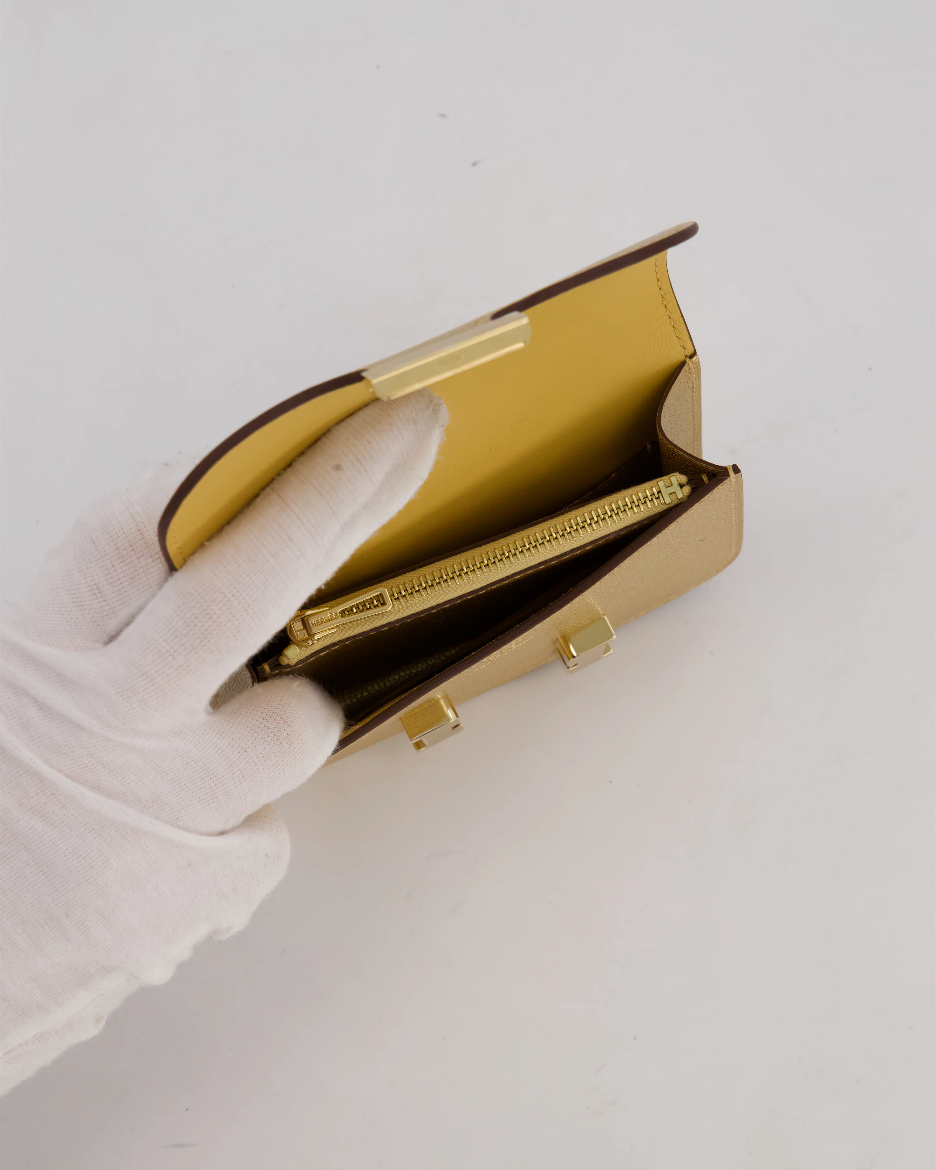 Hermès Constance Slim Belt Wallet Bag in Dore Chamkilight Chevre Leather with Permabrass Hardware - Image 10