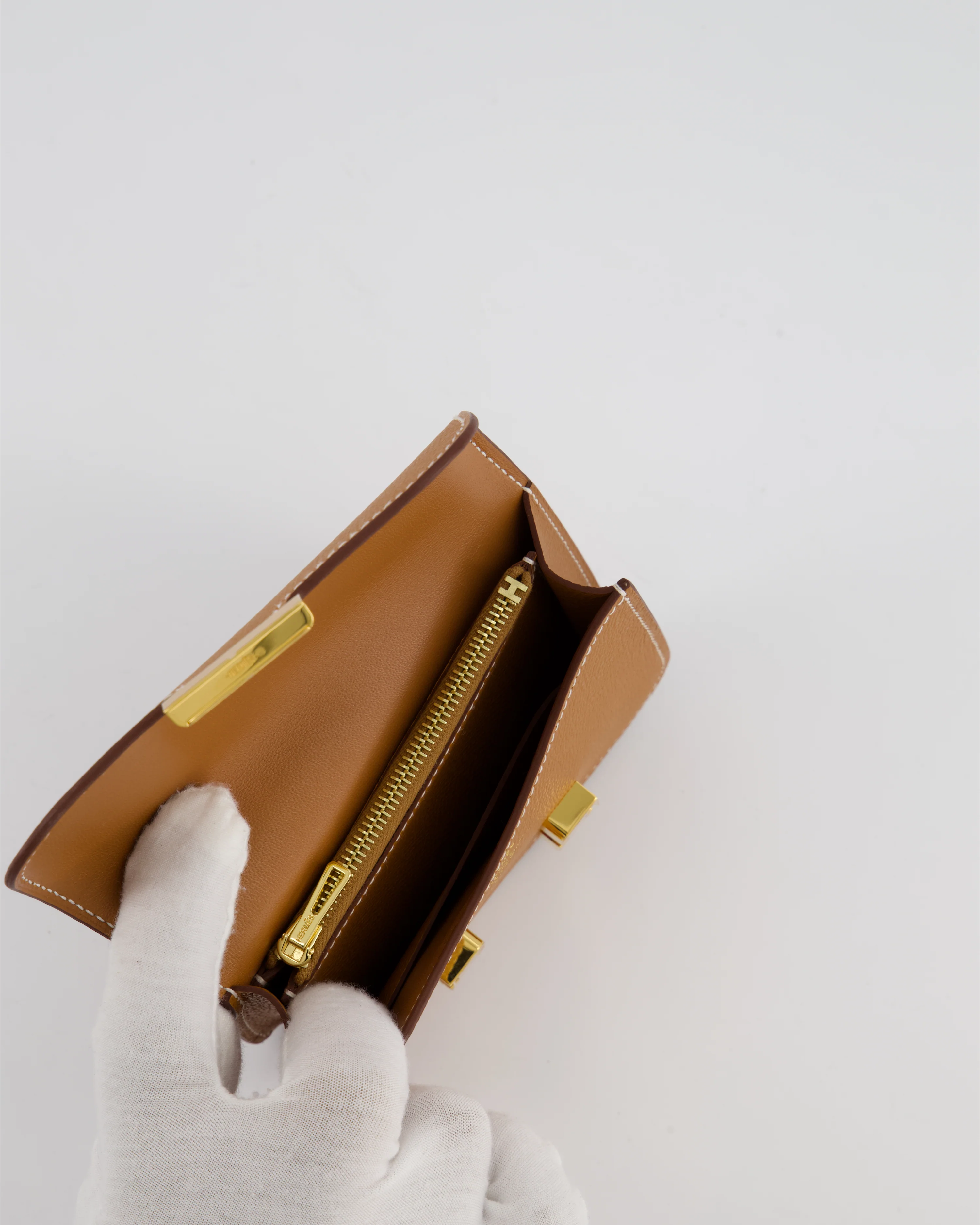 Hermès Constance Slim Belt Wallet Bag in Gold Epsom Leather with Pocket and Gold Hardware - Image 10