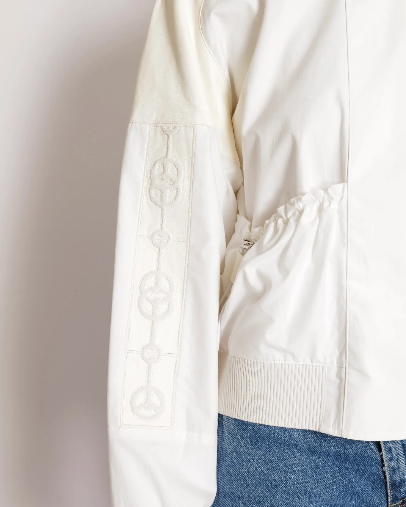 Hermès Spring 2022 Runway Cream Cliquetis Bomber Jacket with Leather and Logo Details Size FR 38 (UK 10) - Image 2