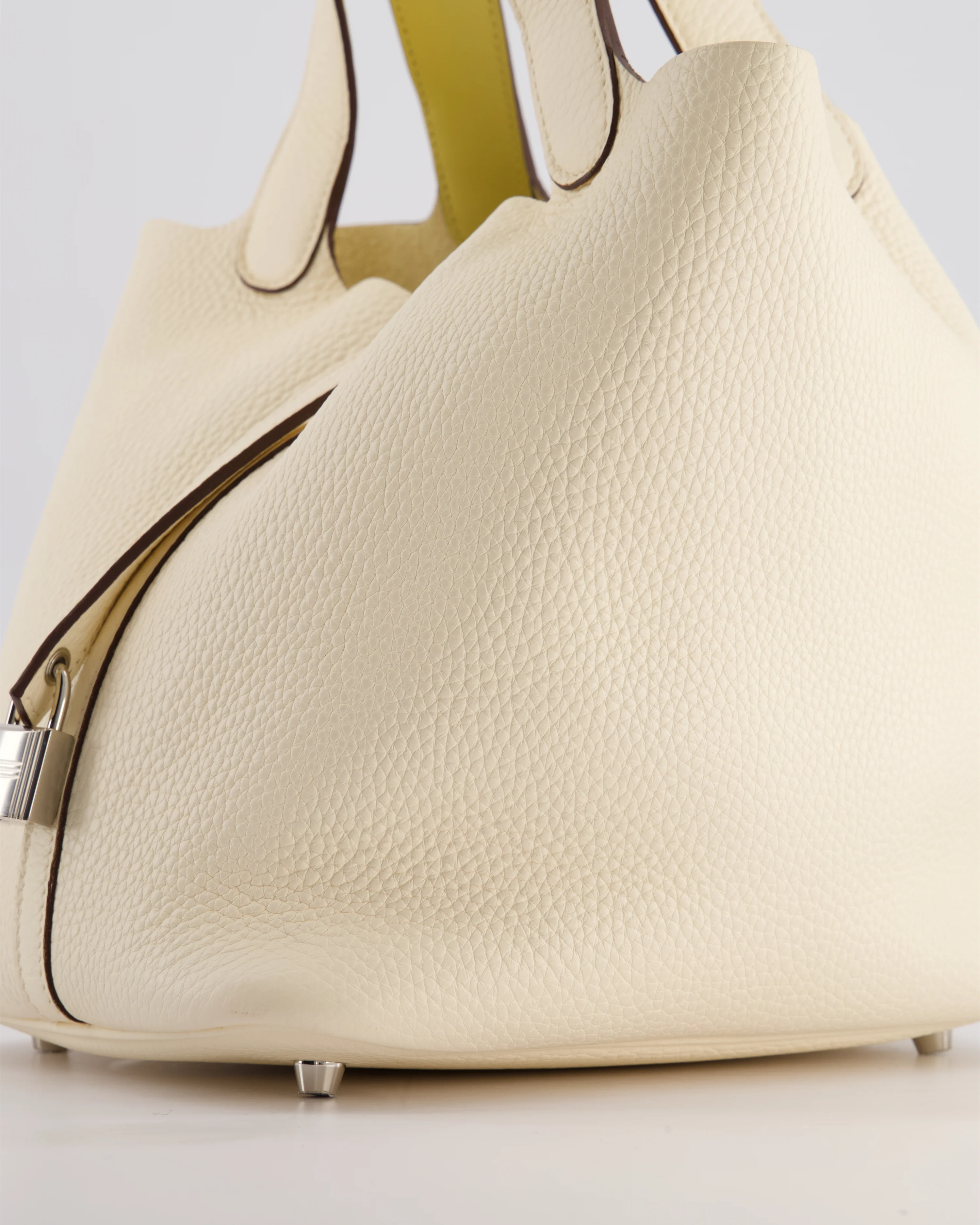 Hermes Picotin Eclat Lock 22 Bag in Nata Clemence Leather with Jaune Poussin Interior Handle & Palladium Hardware - Image 10
