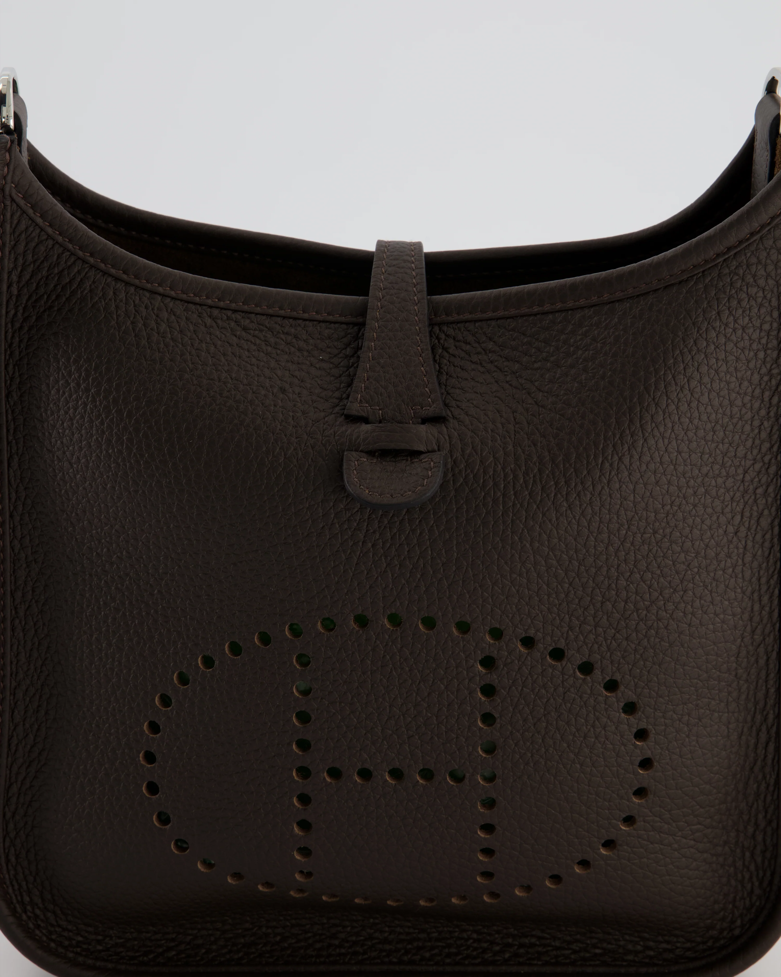 *HOT* Hermès Evelyne III 23 Bag in Ebene Taurillon Clemence Leather with Palladium Hardware - Image 14