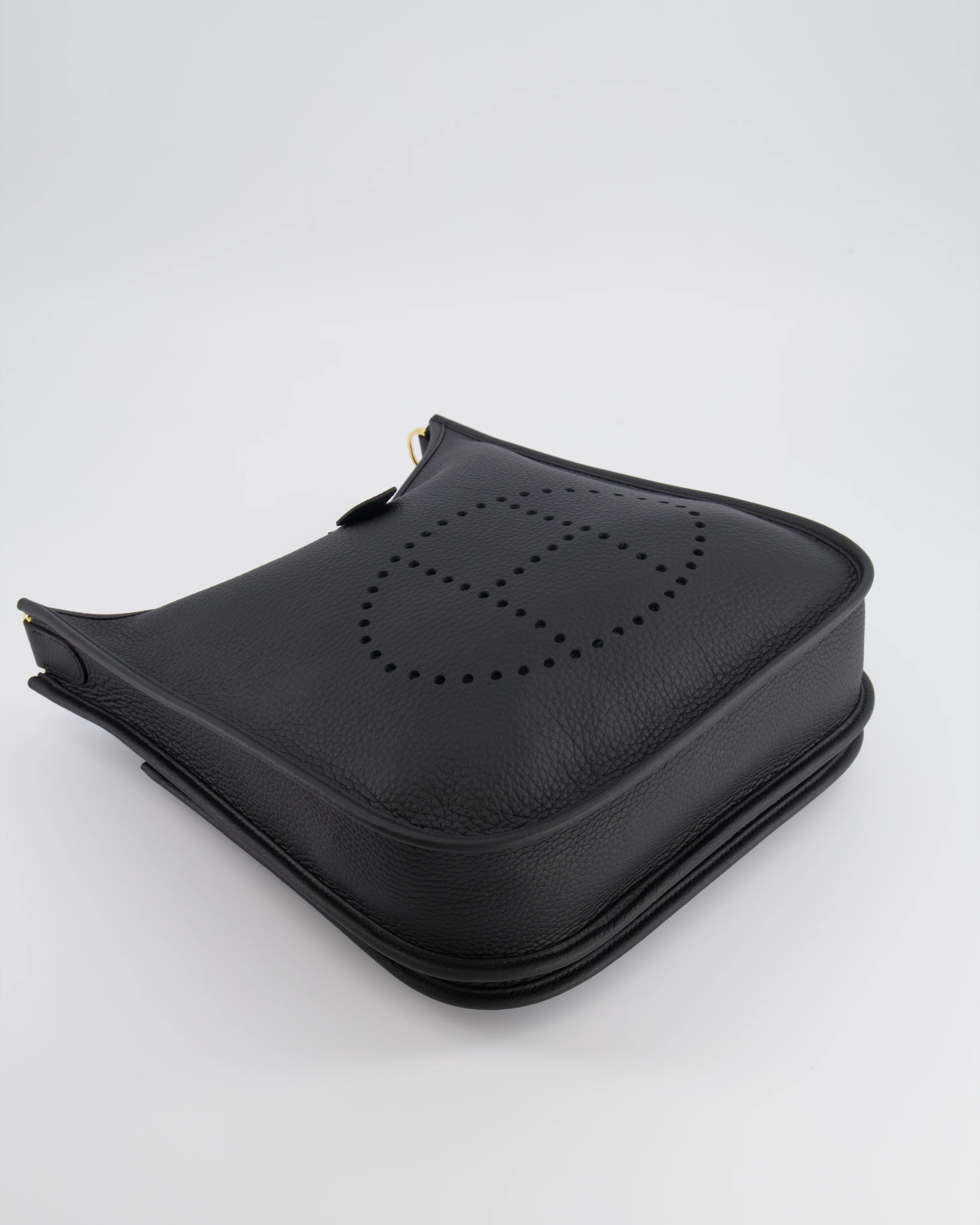 Hermès Evelyne III 29 Bag in Black Taurillon Clemence Leather with Gold Hardware - Image 17