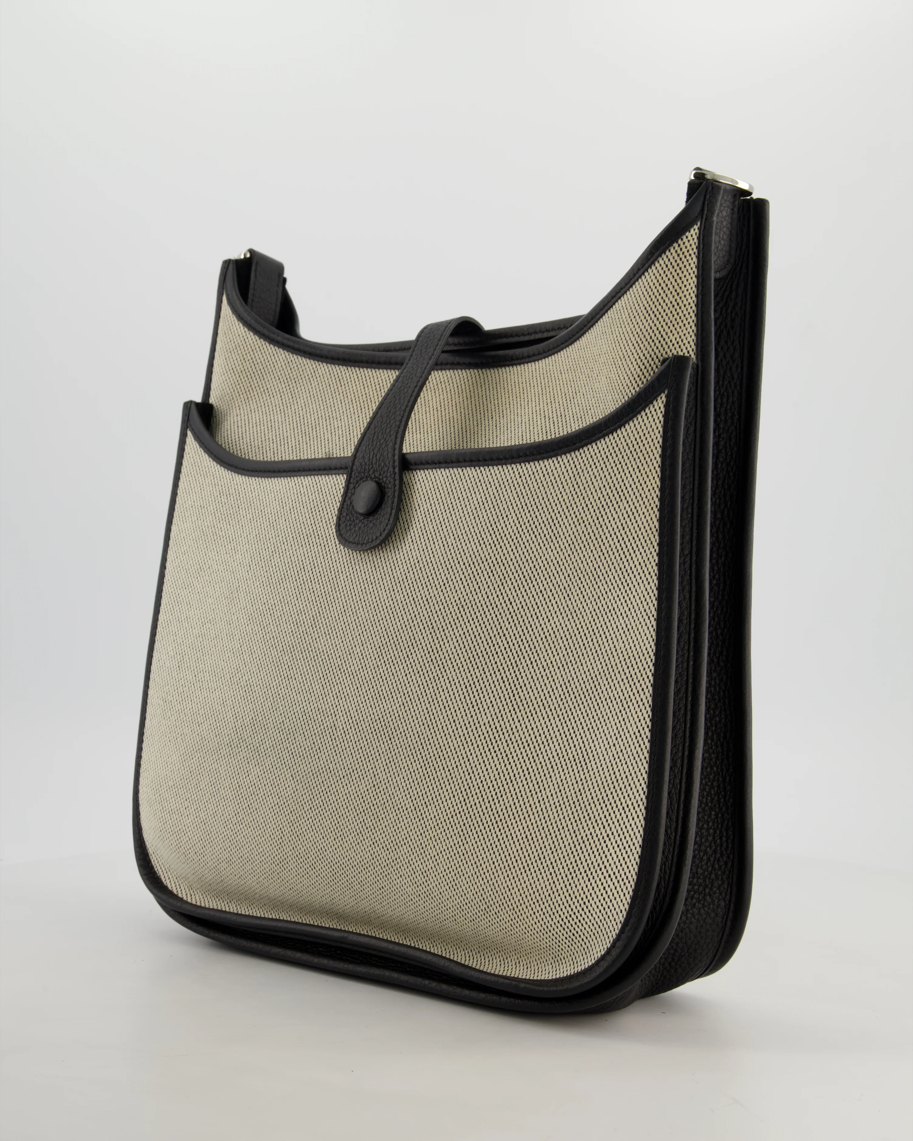Hermès Evelyne III 29 Bag in Ecru Toile Canvas with Noir Taurillon Clemence Leather and Palladium Hardware - Image 5