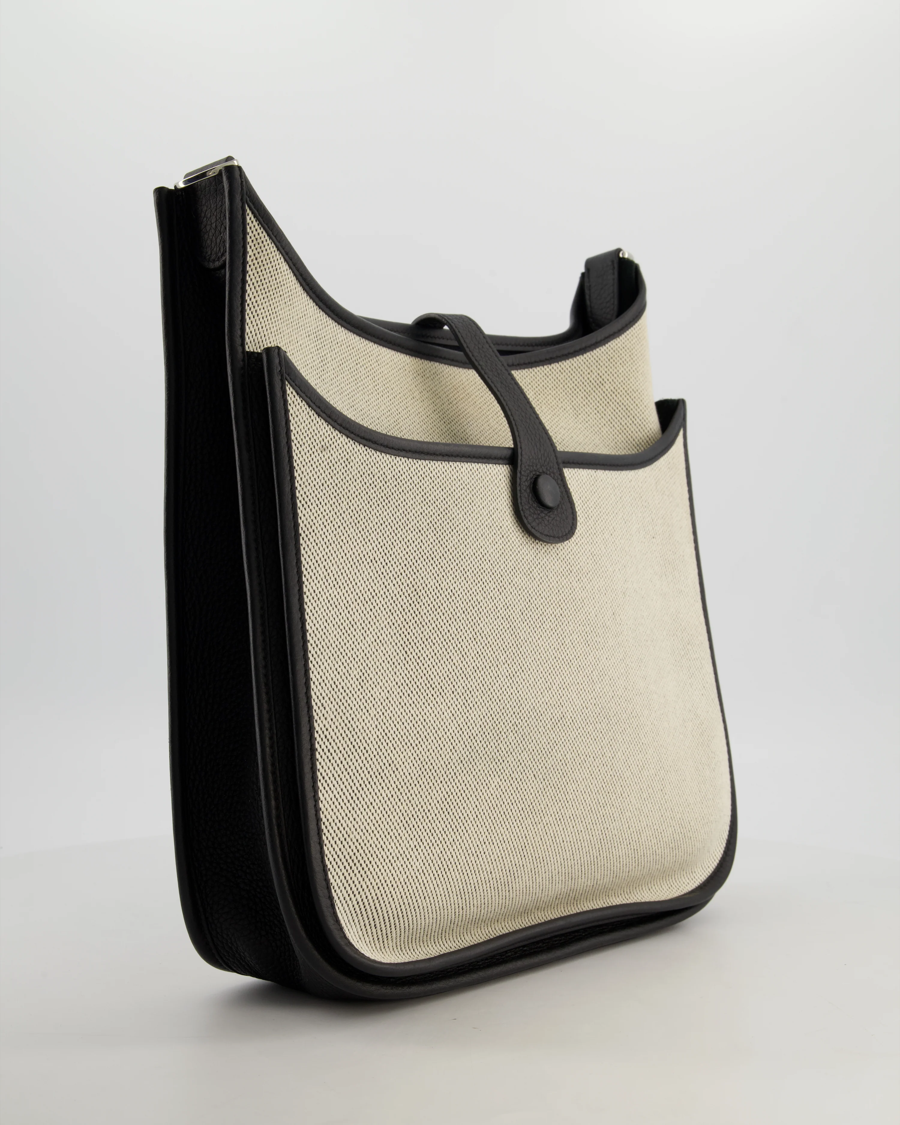 Hermès Evelyne III 29 Bag in Ecru Toile Canvas with Noir Taurillon Clemence Leather and Palladium Hardware - Image 7