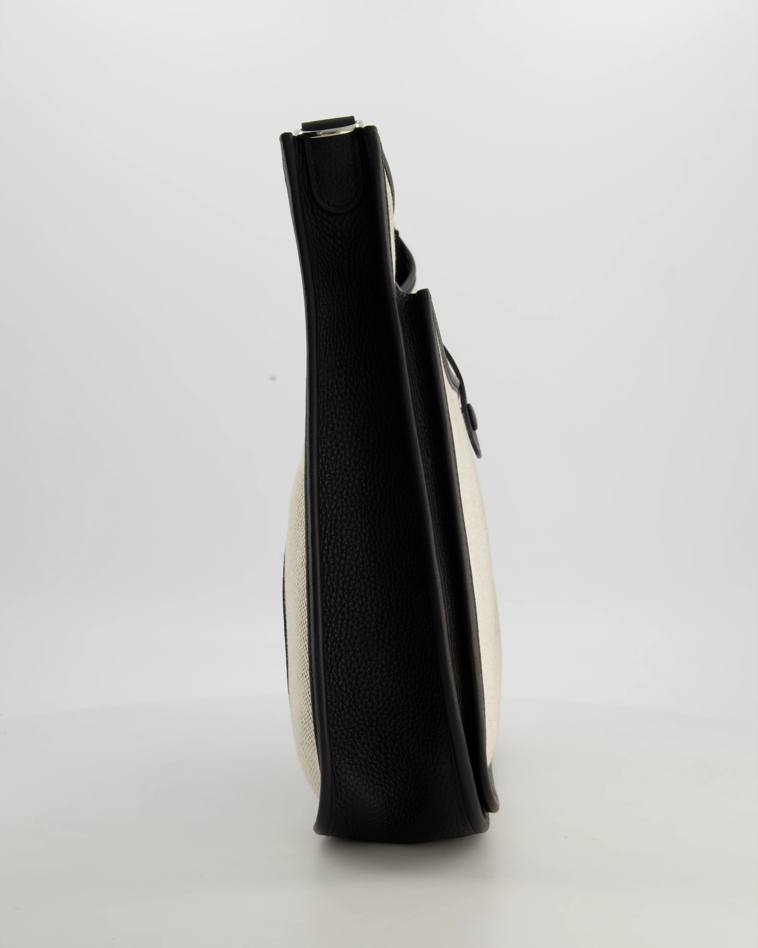 Hermès Evelyne III 29 Bag in Ecru Toile Canvas with Noir Taurillon Clemence Leather and Palladium Hardware - Image 8