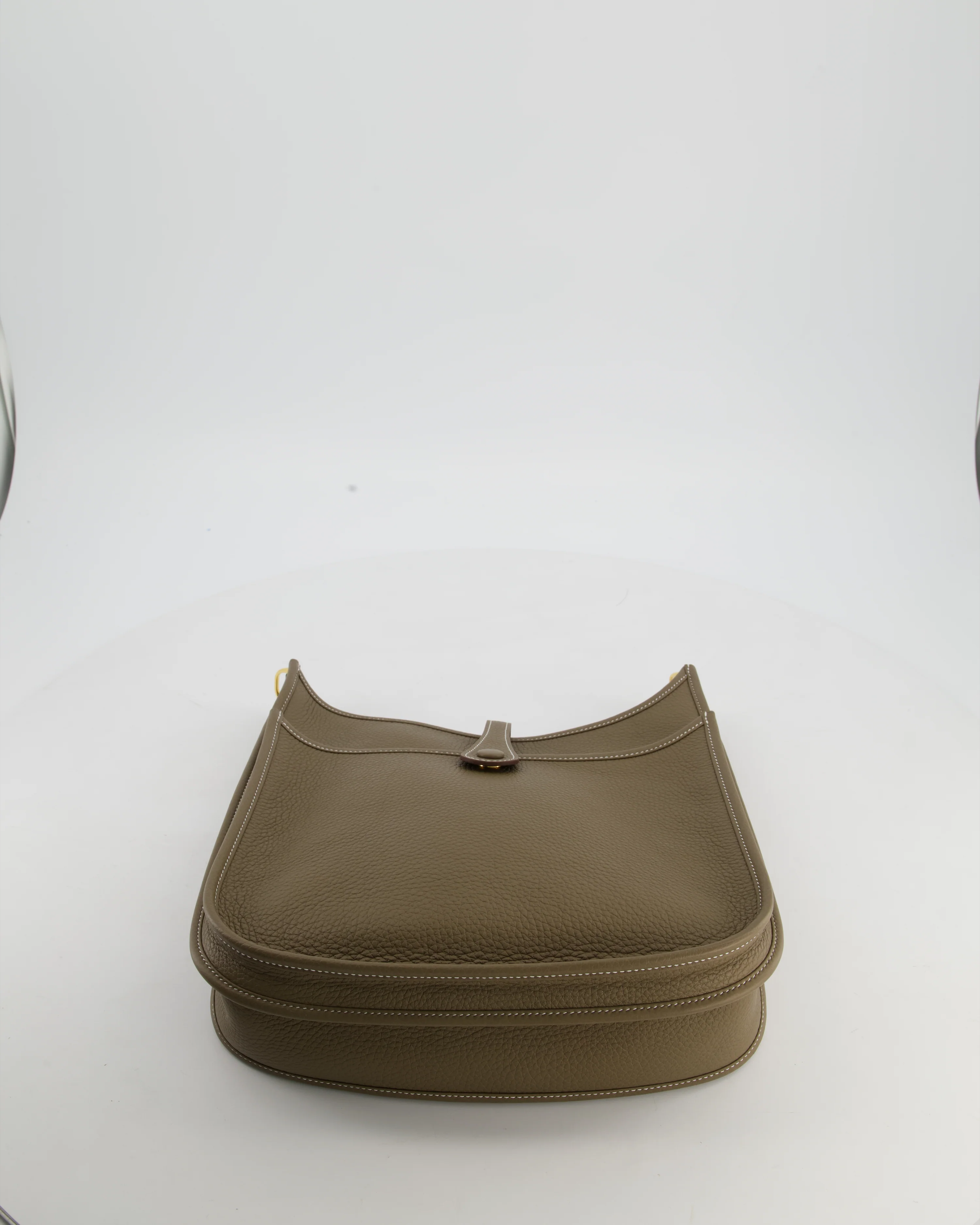 Hermès Evelyne III 29 Bag in Etoupe Taurillon Clemence Leather with Gold Hardware - Image 19