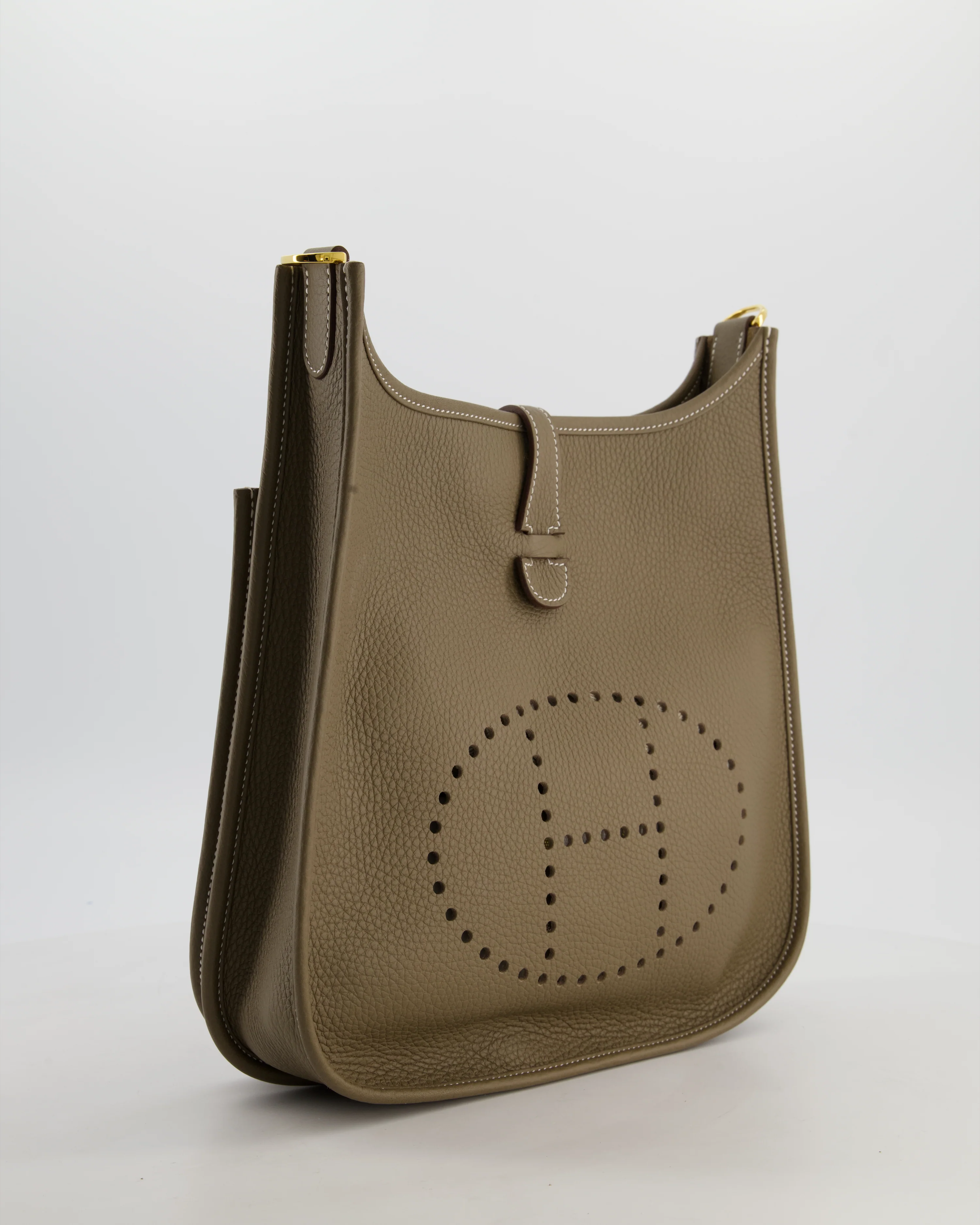 Hermès Evelyne III 29 Bag in Etoupe Taurillon Clemence Leather with Gold Hardware - Image 3