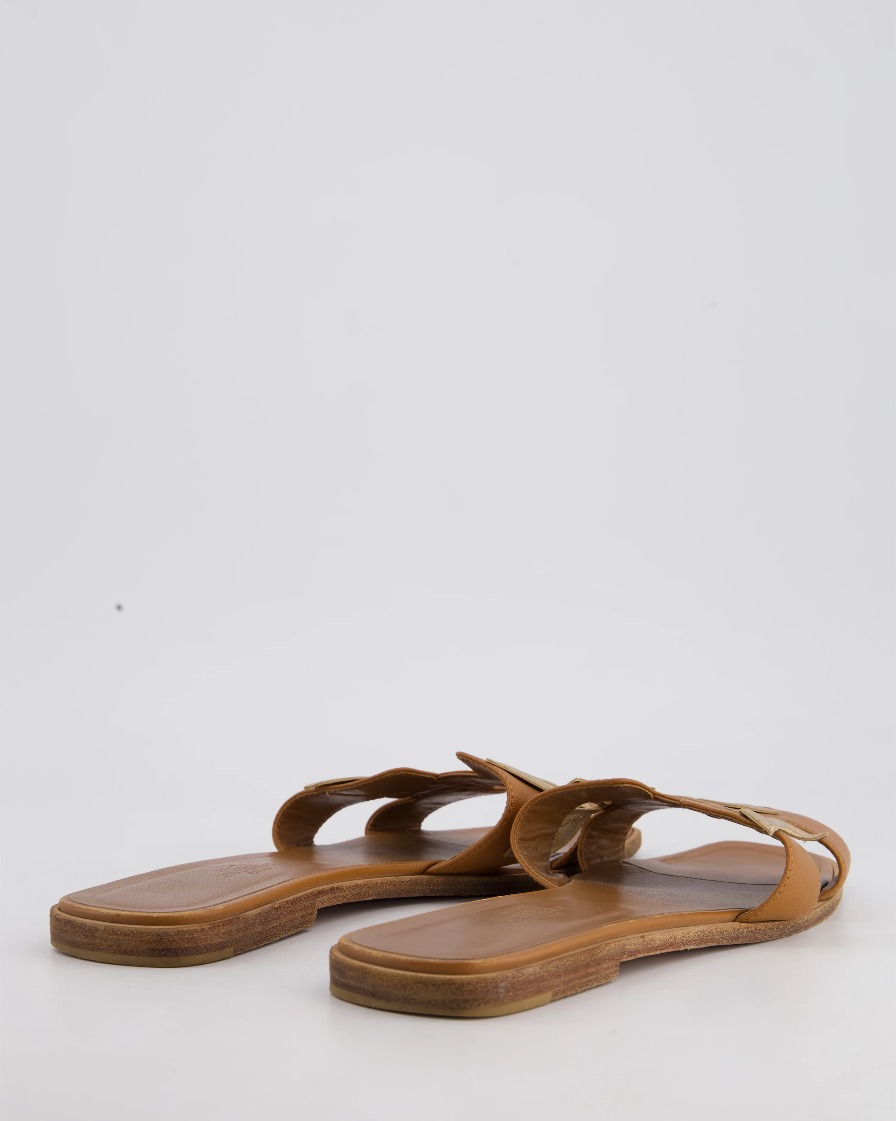 Hermès Gold Leather Oran Sandals with Gold Leaf Detail Size EU 40 - Image 4