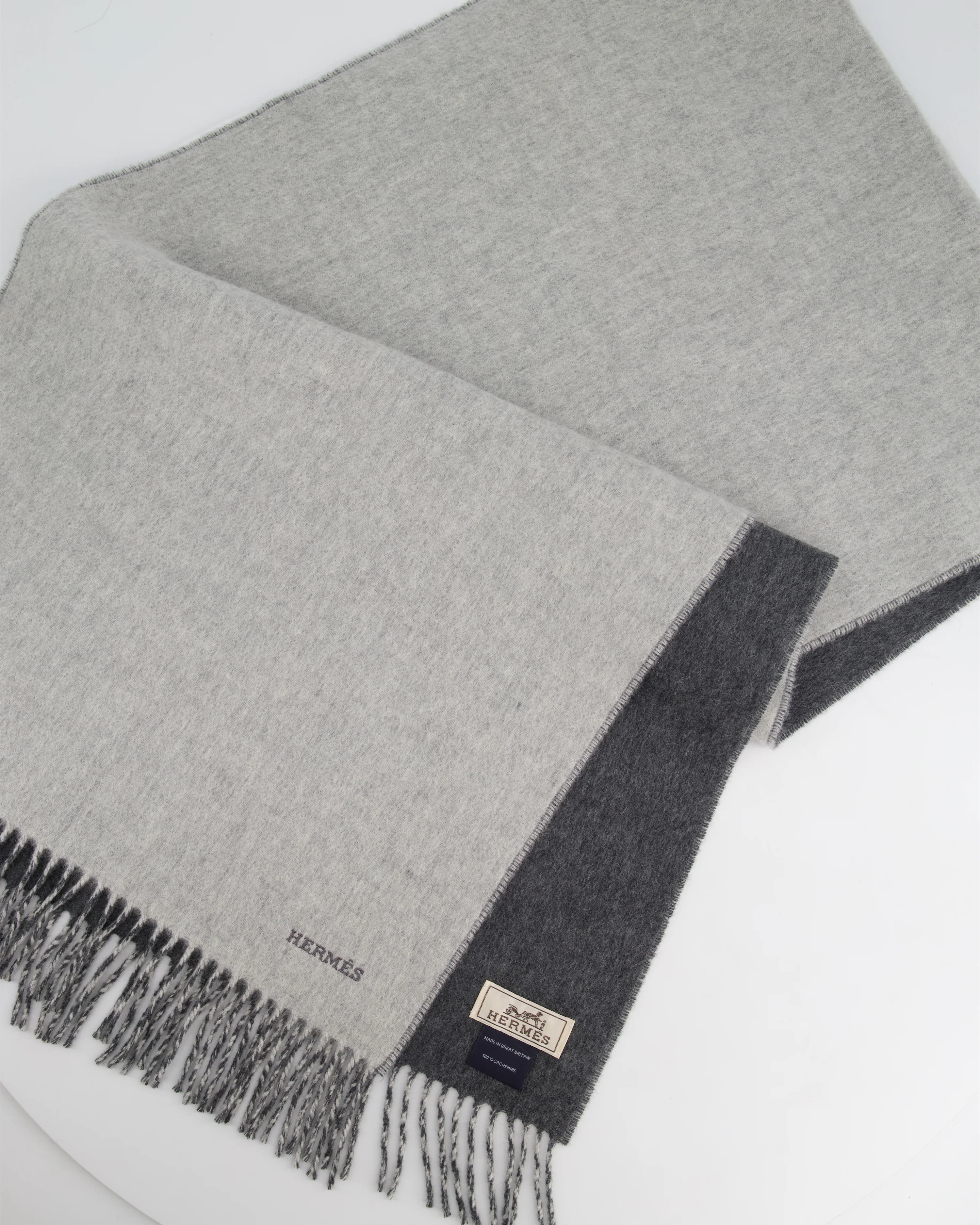 Hermès Grey Two Tone Cashmere Scarf with Stitched Logo Size 160cm x 43cm - Image 5