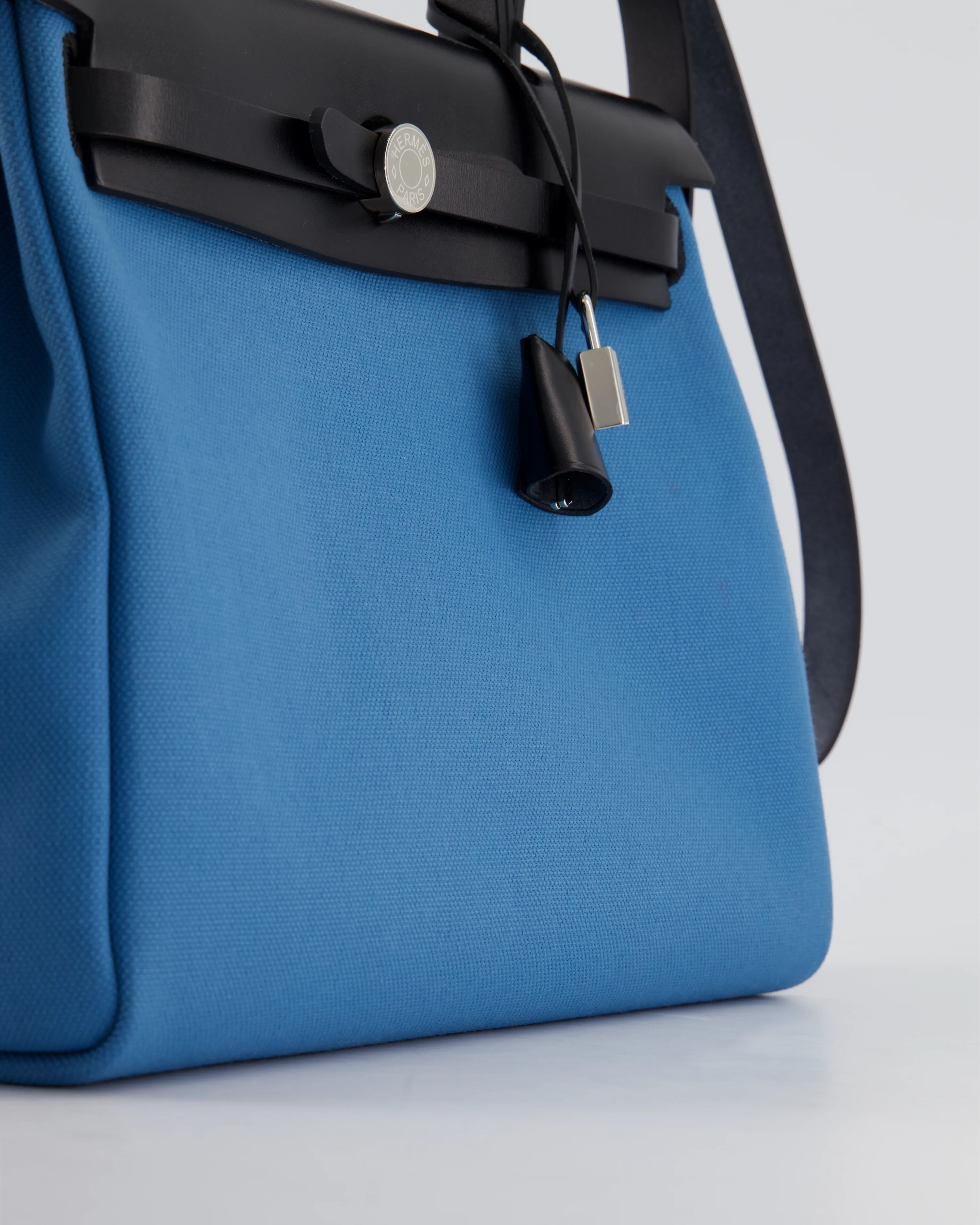 Hermès Herbag 31 Bag in Blue Jean Canvas and Noir Vache Hunter Leather with Palladium Hardware - Image 12