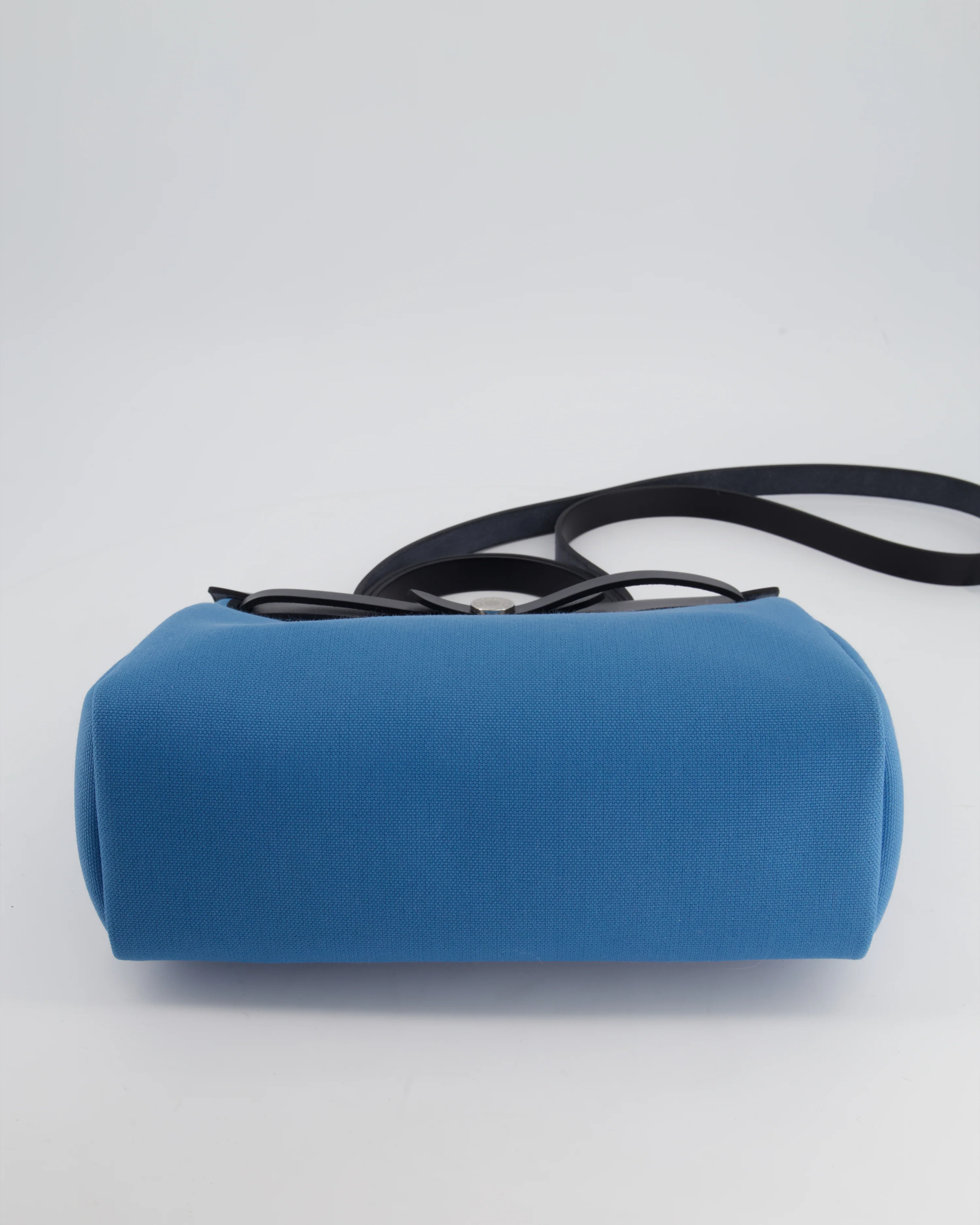 Hermès Herbag 31 Bag in Blue Jean Canvas and Noir Vache Hunter Leather with Palladium Hardware - Image 18