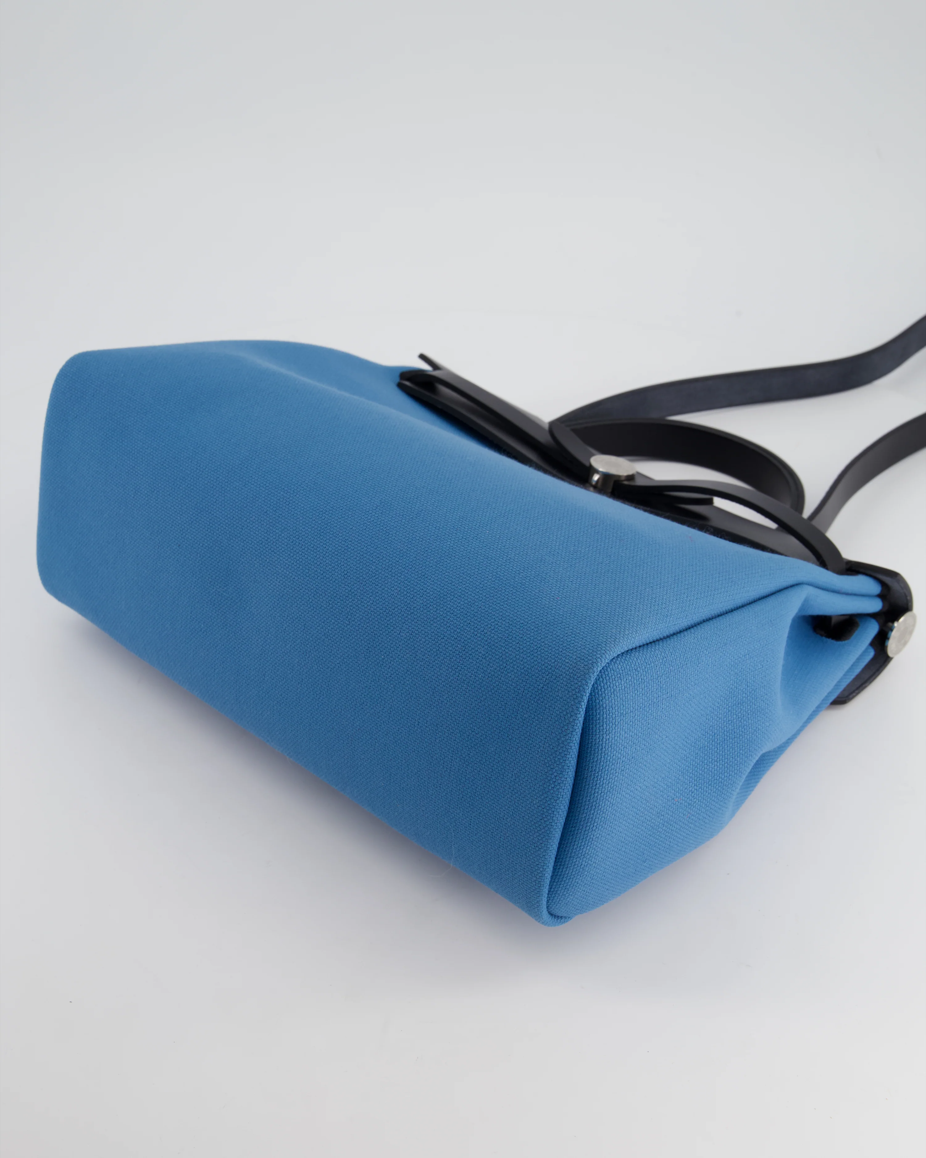 Hermès Herbag 31 Bag in Blue Jean Canvas and Noir Vache Hunter Leather with Palladium Hardware - Image 19