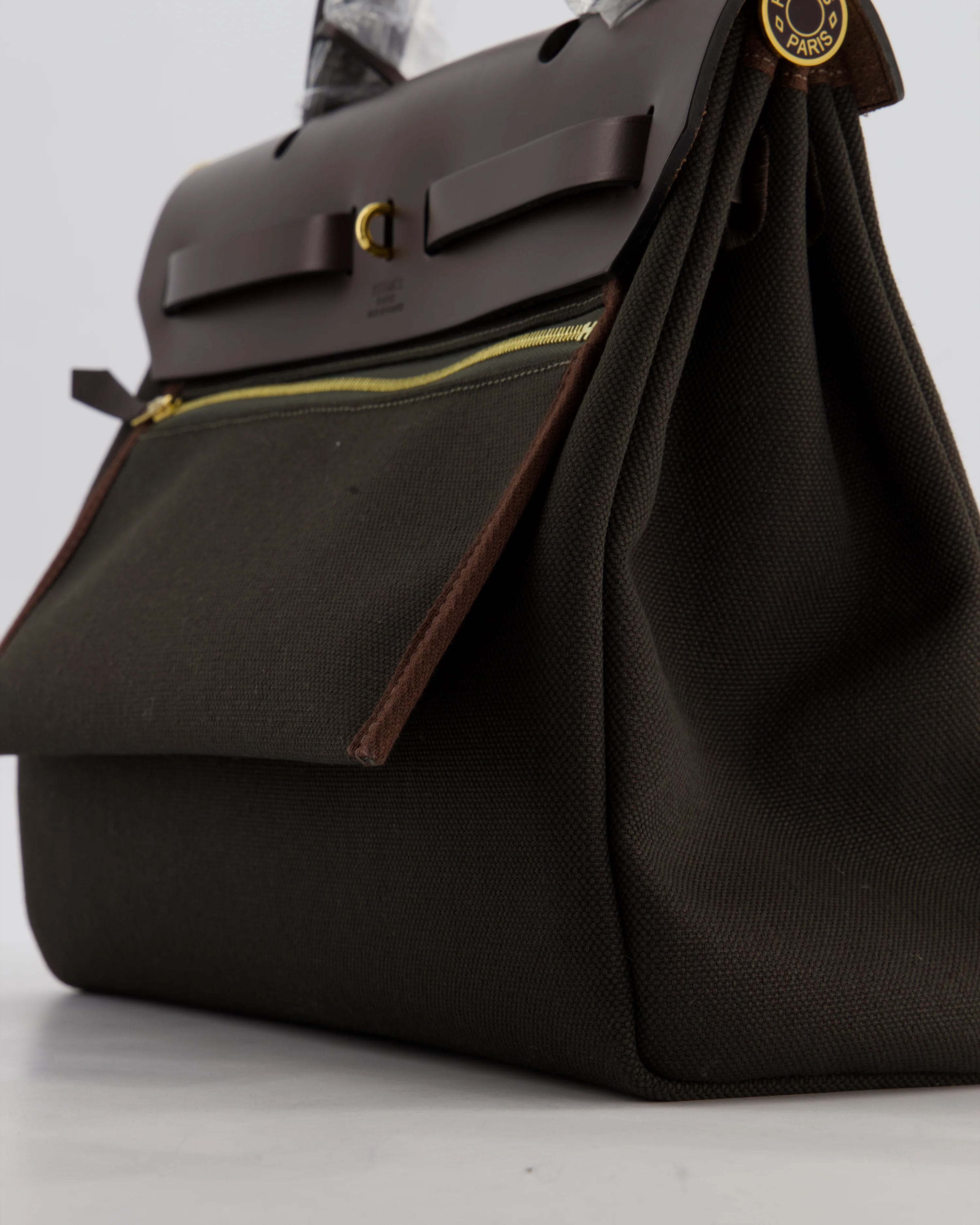 Hermès Herbag 31 Zip Bag in Dark Bronze in Toile Officier Canvas, and Ebene Vache Hunter Leather with Gold Hardware - Image 12