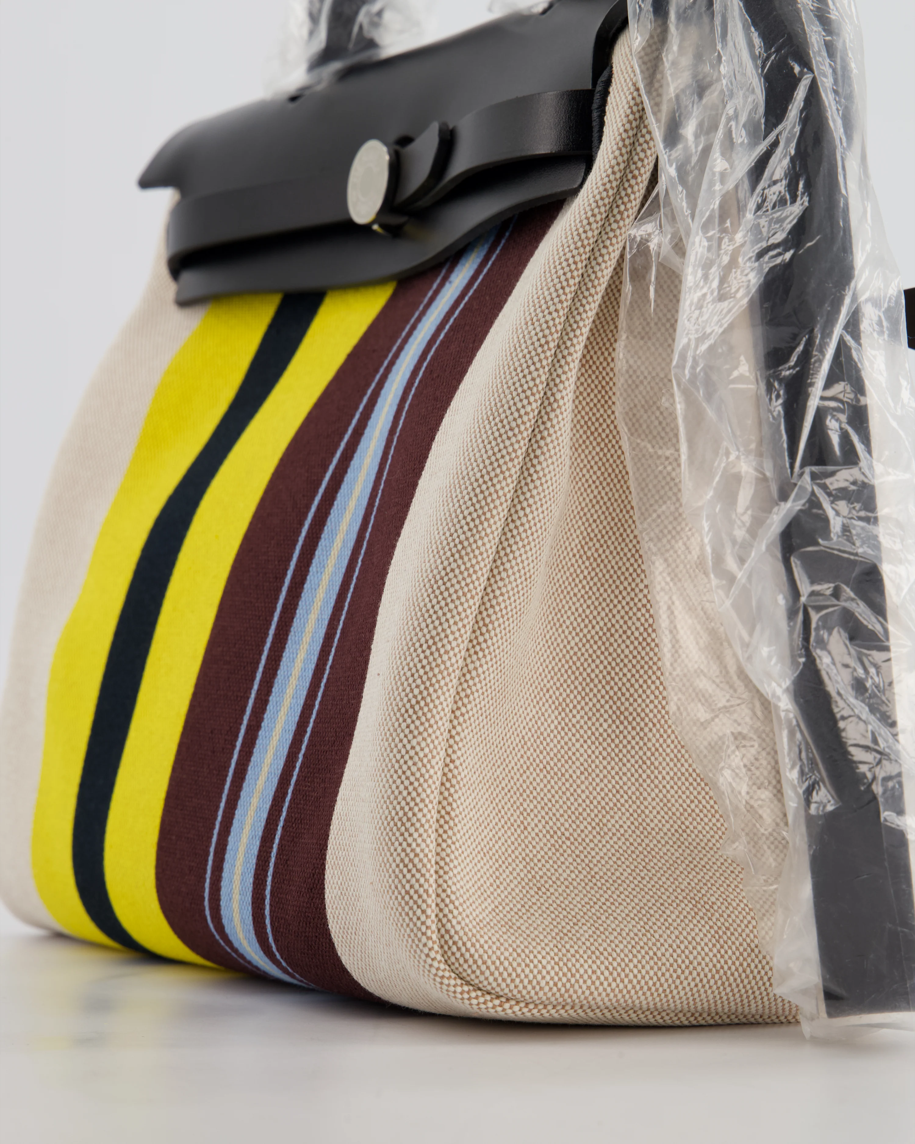 Hermès Herbag 31 Zip Bag in Ecru, Beige, Jaune & Bordeaux Toile H Rayures Equipage Canvas, Noir Vache Hunter Leather with Palladium Hardware - Image 12
