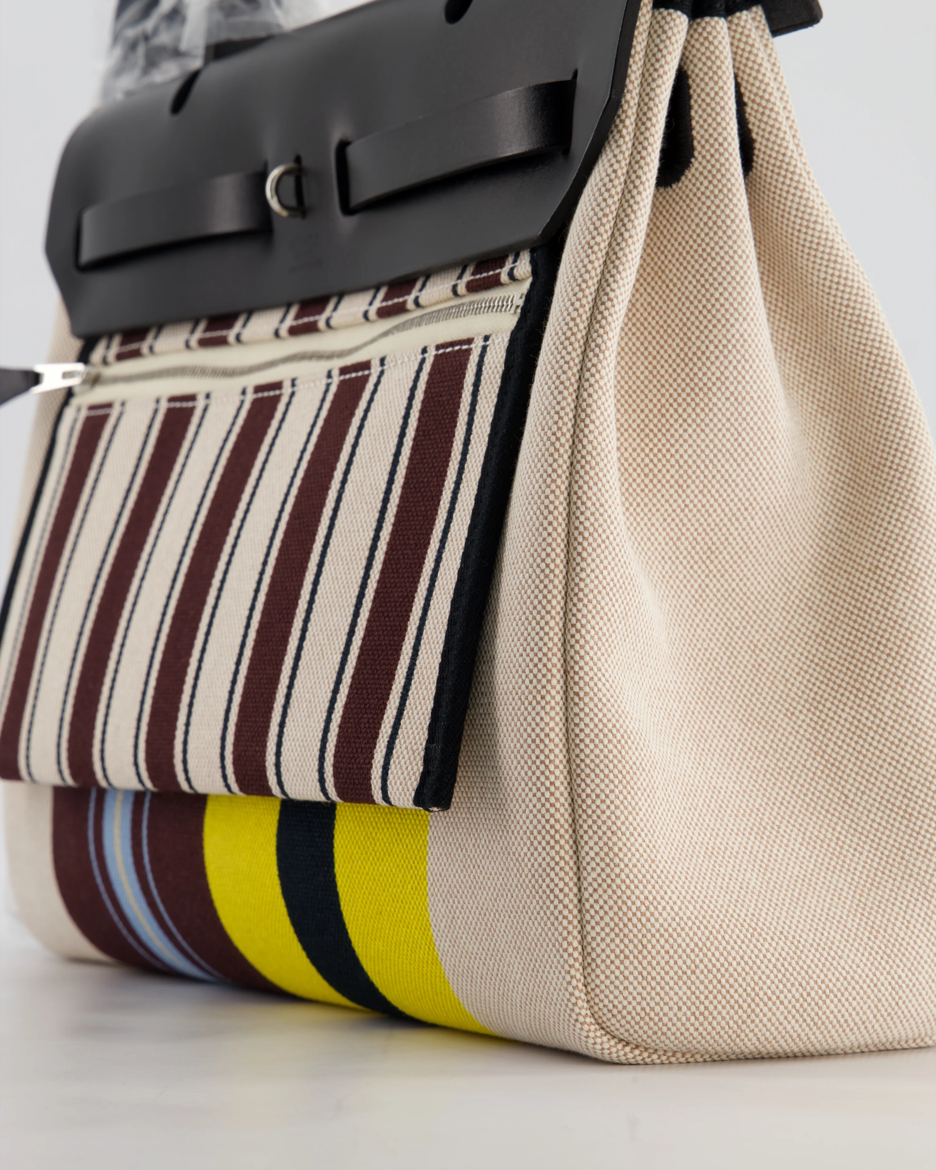 Hermès Herbag 31 Zip Bag in Ecru, Beige, Jaune & Bordeaux Toile H Rayures Equipage Canvas, Noir Vache Hunter Leather with Palladium Hardware - Image 13