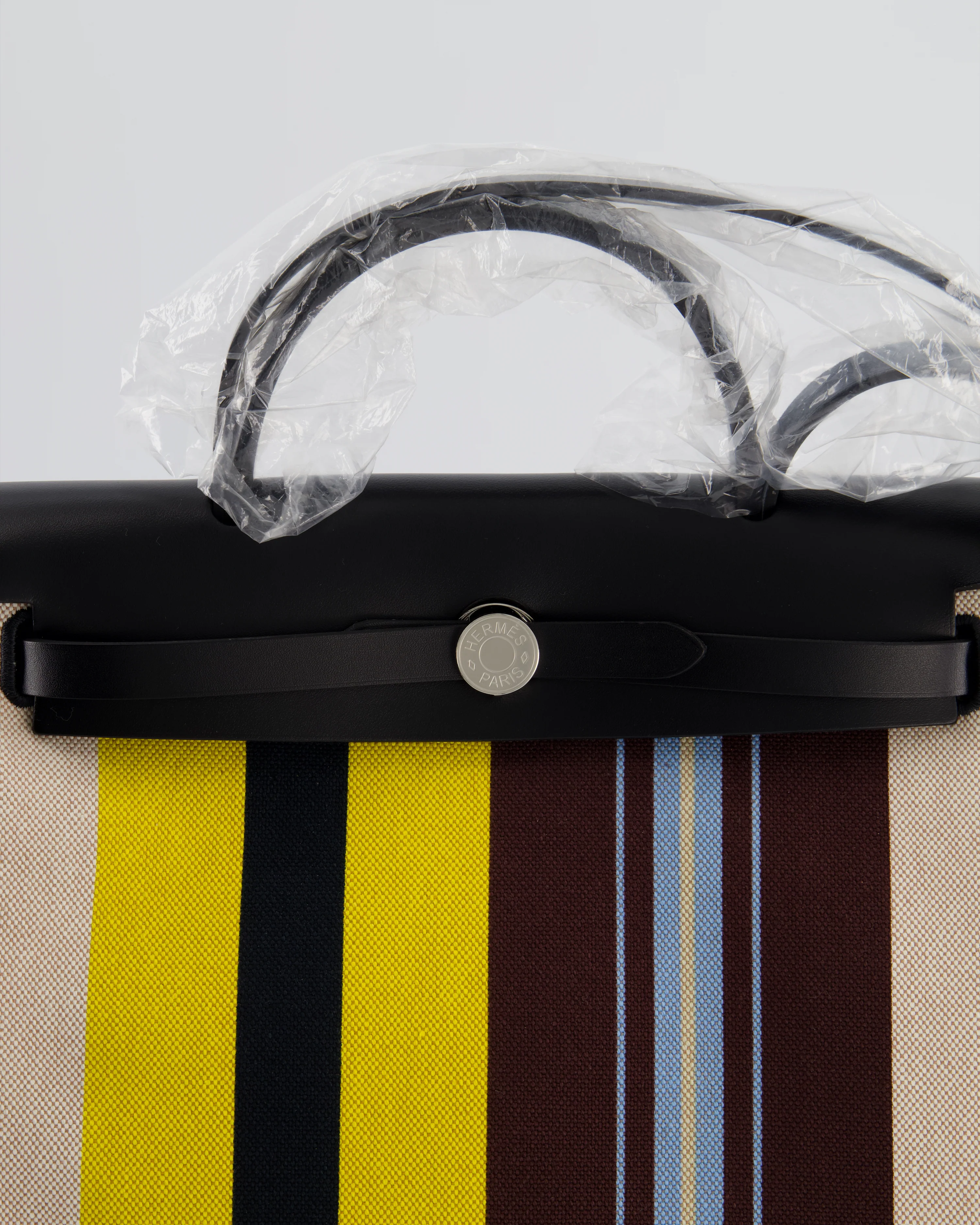 Hermès Herbag 31 Zip Bag in Ecru, Beige, Jaune & Bordeaux Toile H Rayures Equipage Canvas, Noir Vache Hunter Leather with Palladium Hardware - Image 16