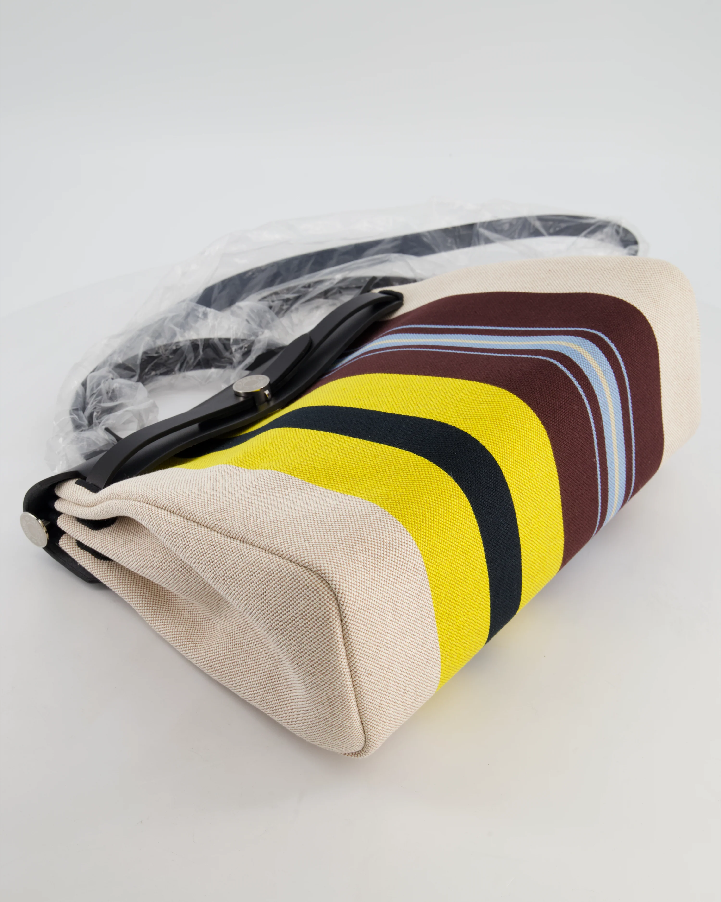 Hermès Herbag 31 Zip Bag in Ecru, Beige, Jaune & Bordeaux Toile H Rayures Equipage Canvas, Noir Vache Hunter Leather with Palladium Hardware - Image 19