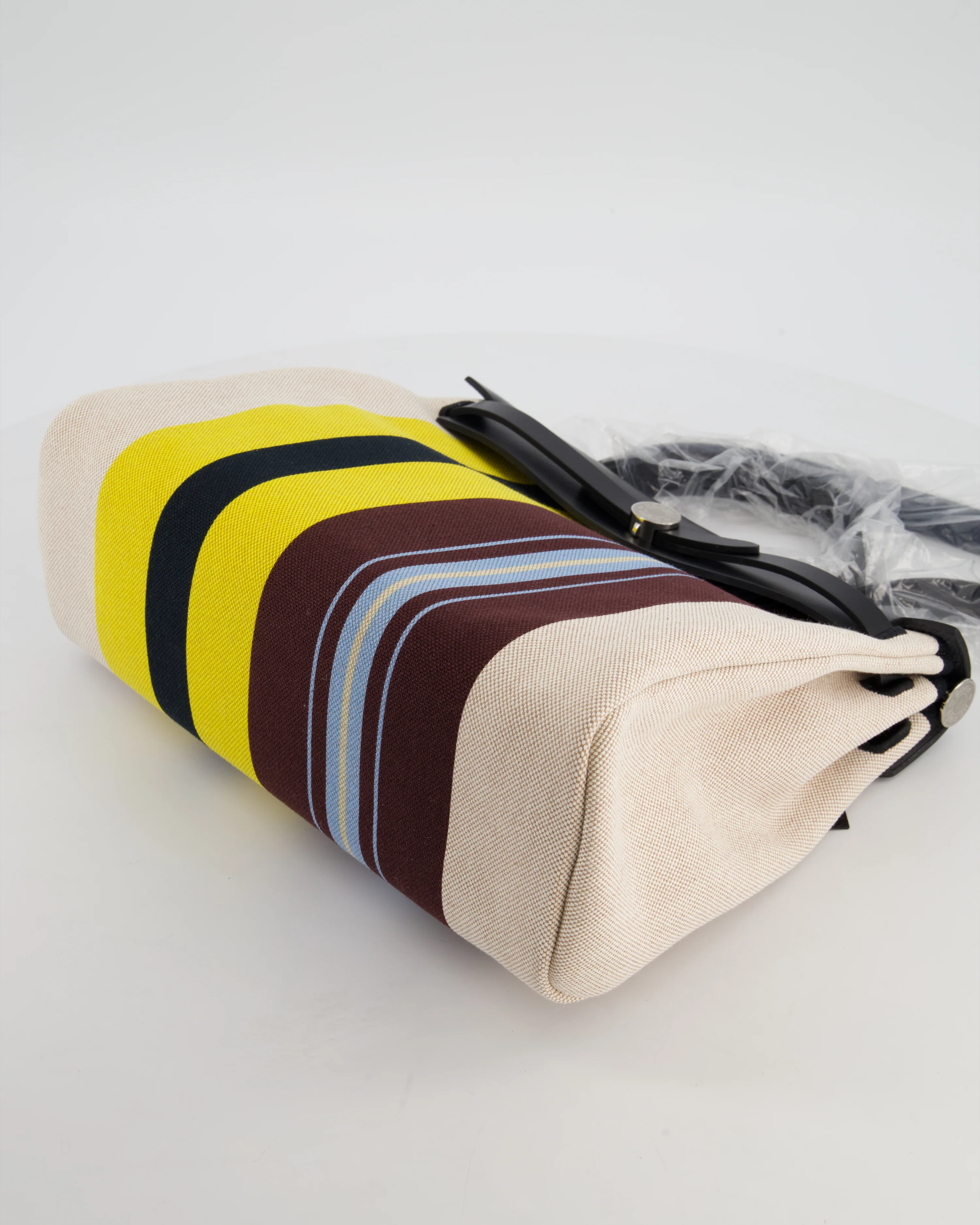 Hermès Herbag 31 Zip Bag in Ecru, Beige, Jaune & Bordeaux Toile H Rayures Equipage Canvas, Noir Vache Hunter Leather with Palladium Hardware - Image 21