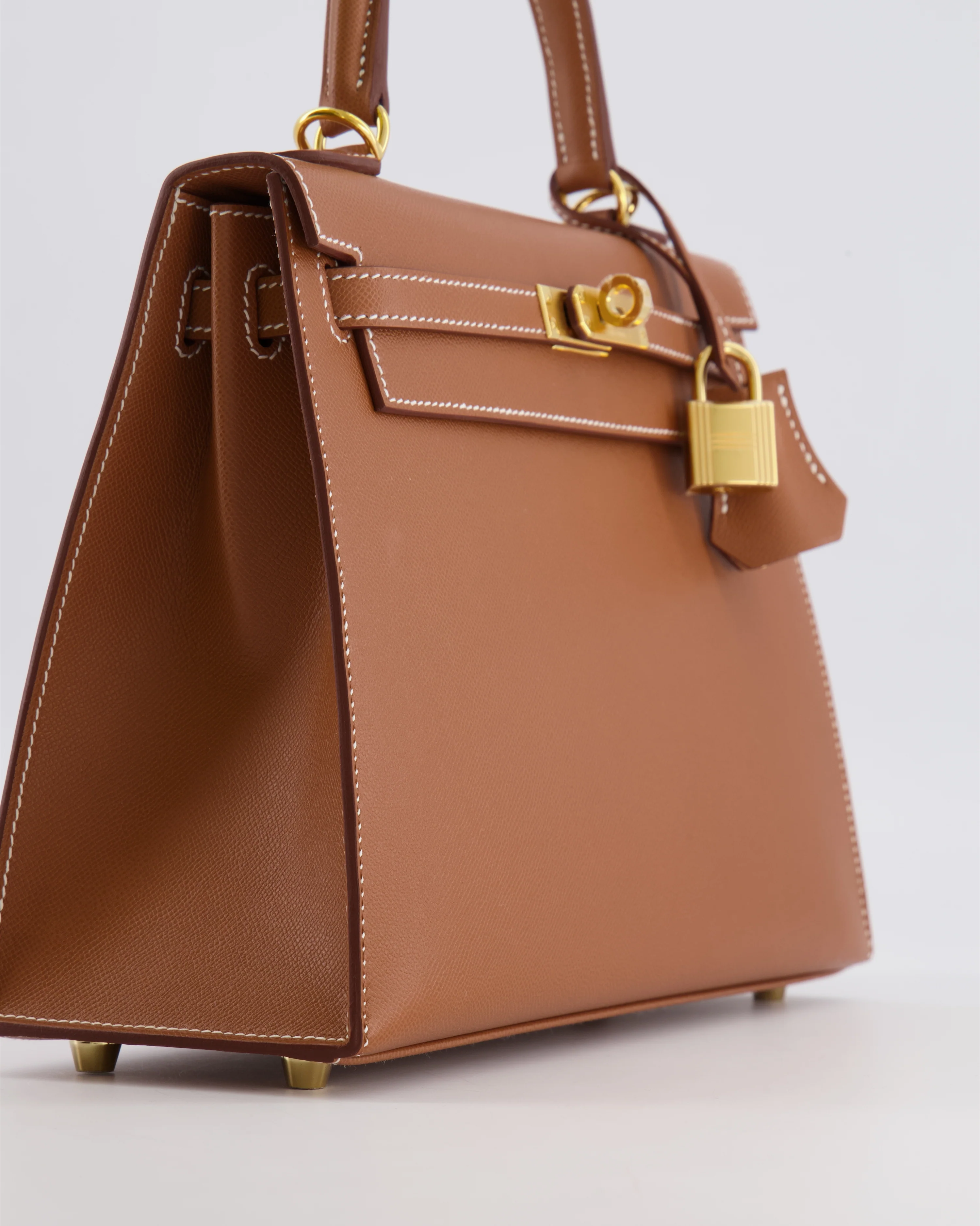 Hermès Kelly 25 II Sellier Bag in Gold Veau Madame Leather with Gold Hardware - Image 13