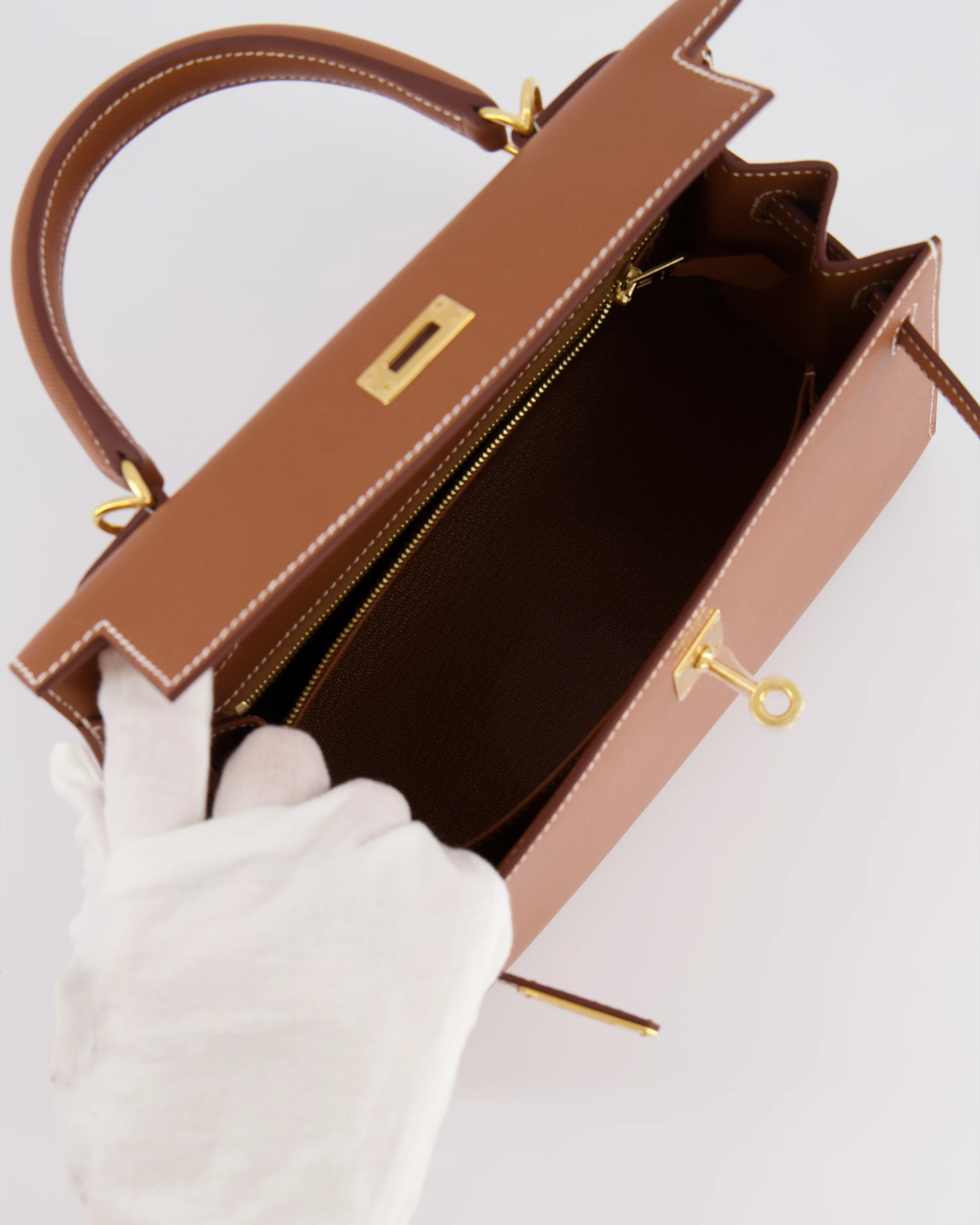 Hermès Kelly 25 II Sellier Bag in Gold Veau Madame Leather with Gold Hardware - Image 18