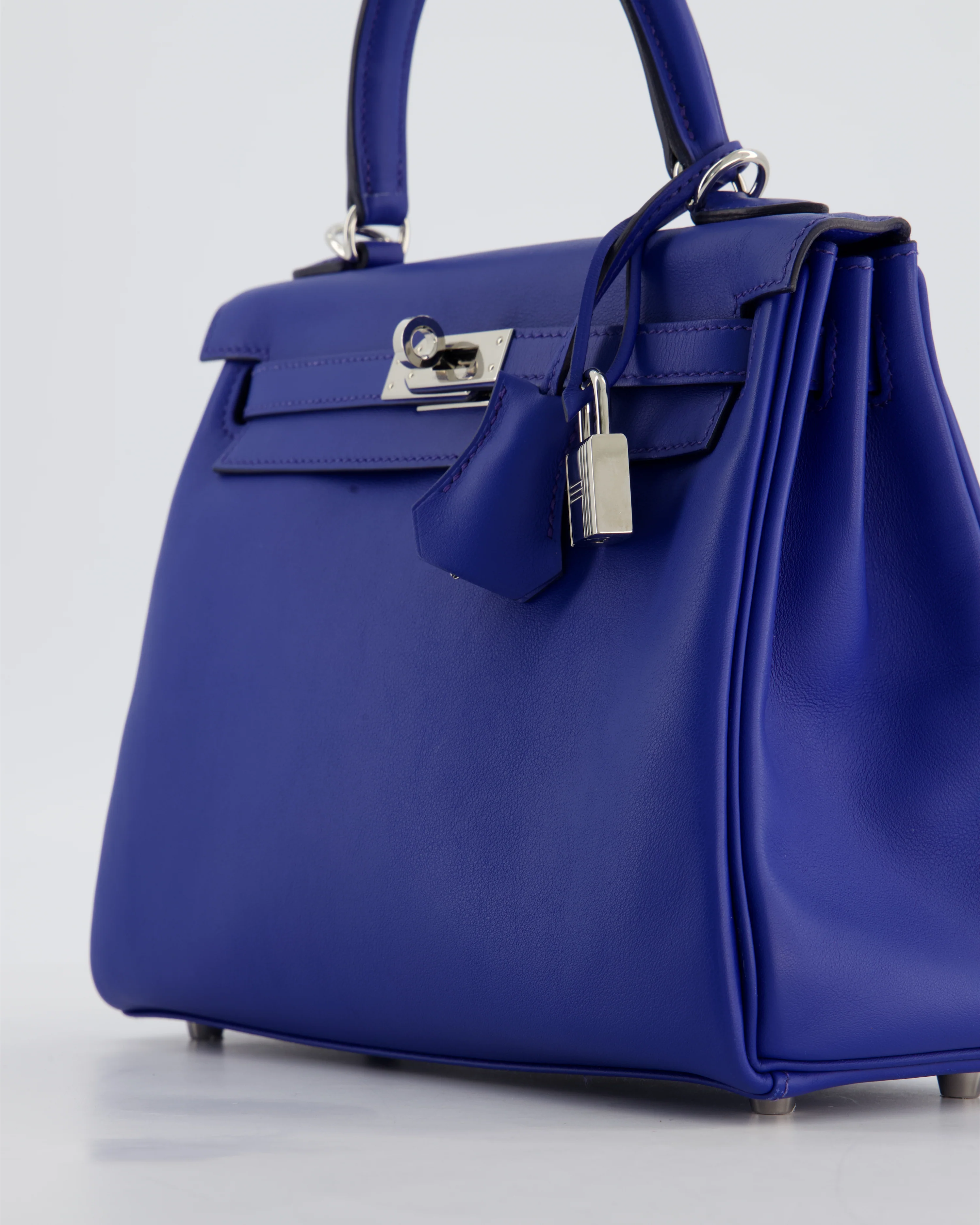Hermès Kelly 25 Retourne Bag in Bleu France Swift Leather Bleu with Palladium Hardware - Image 12