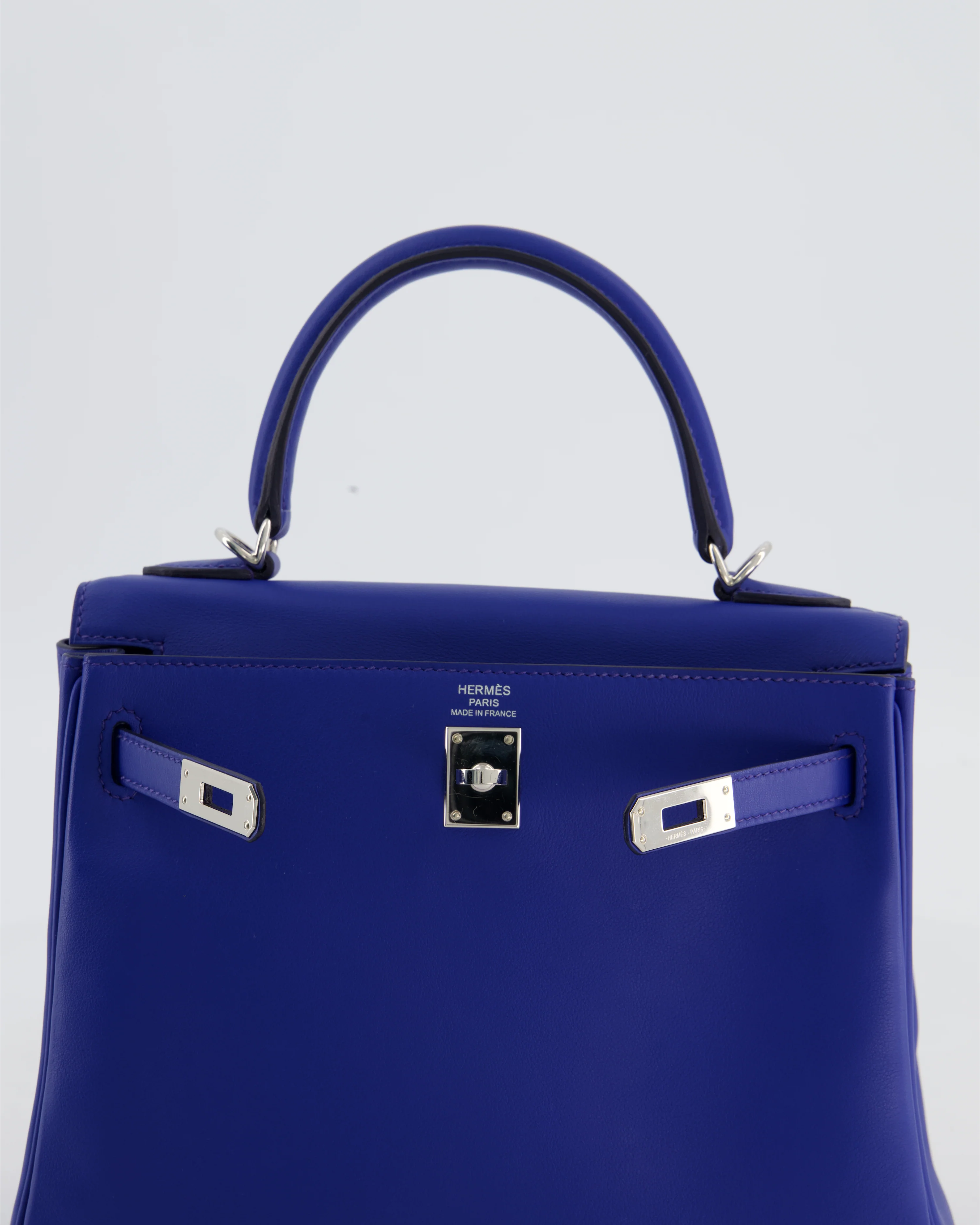 Hermès Kelly 25 Retourne Bag in Bleu France Swift Leather Bleu with Palladium Hardware - Image 16