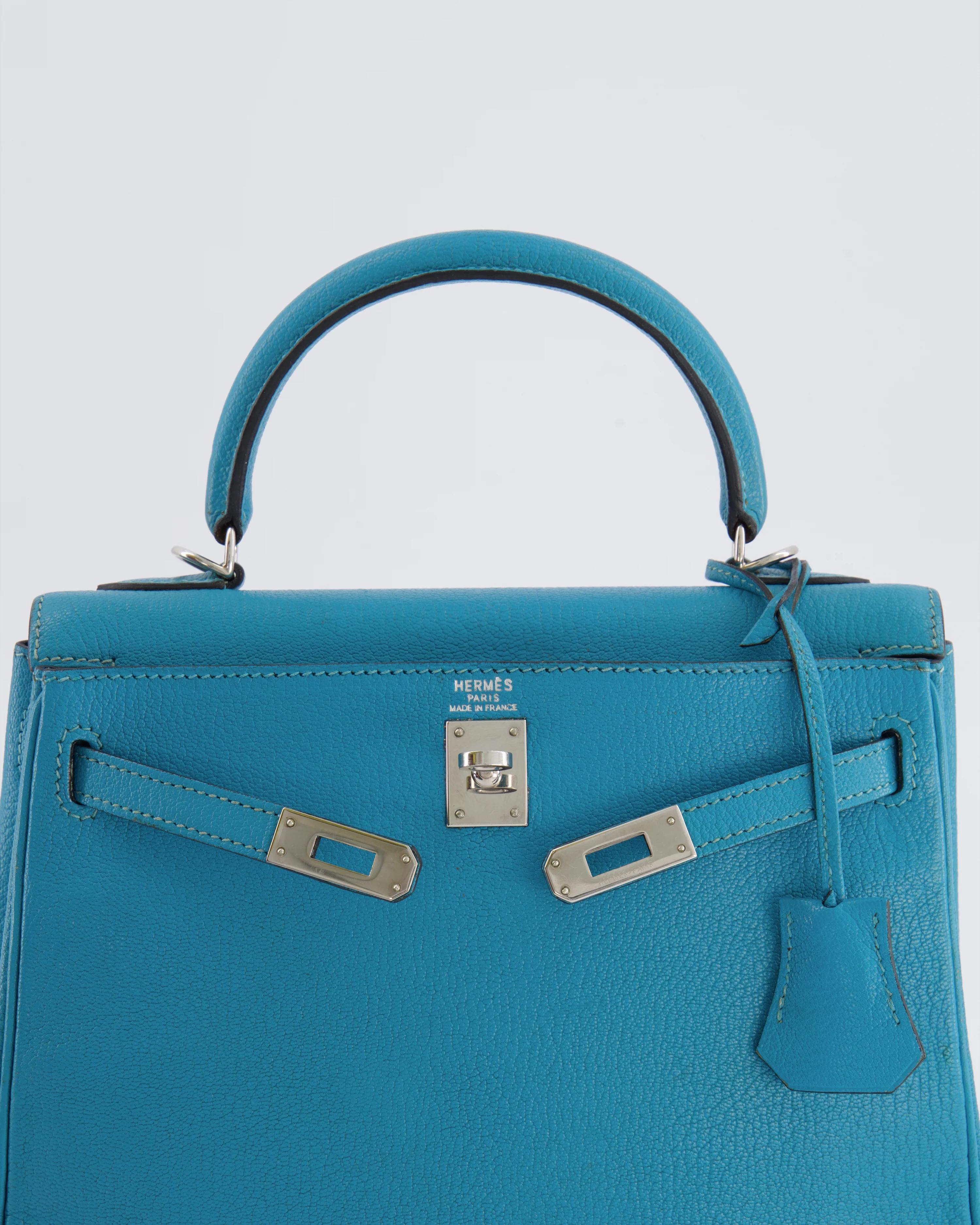 Hermès Kelly 25 Retourne Bag in Bleu Paon Evercolor Leather with Palladium Hardware - Image 4