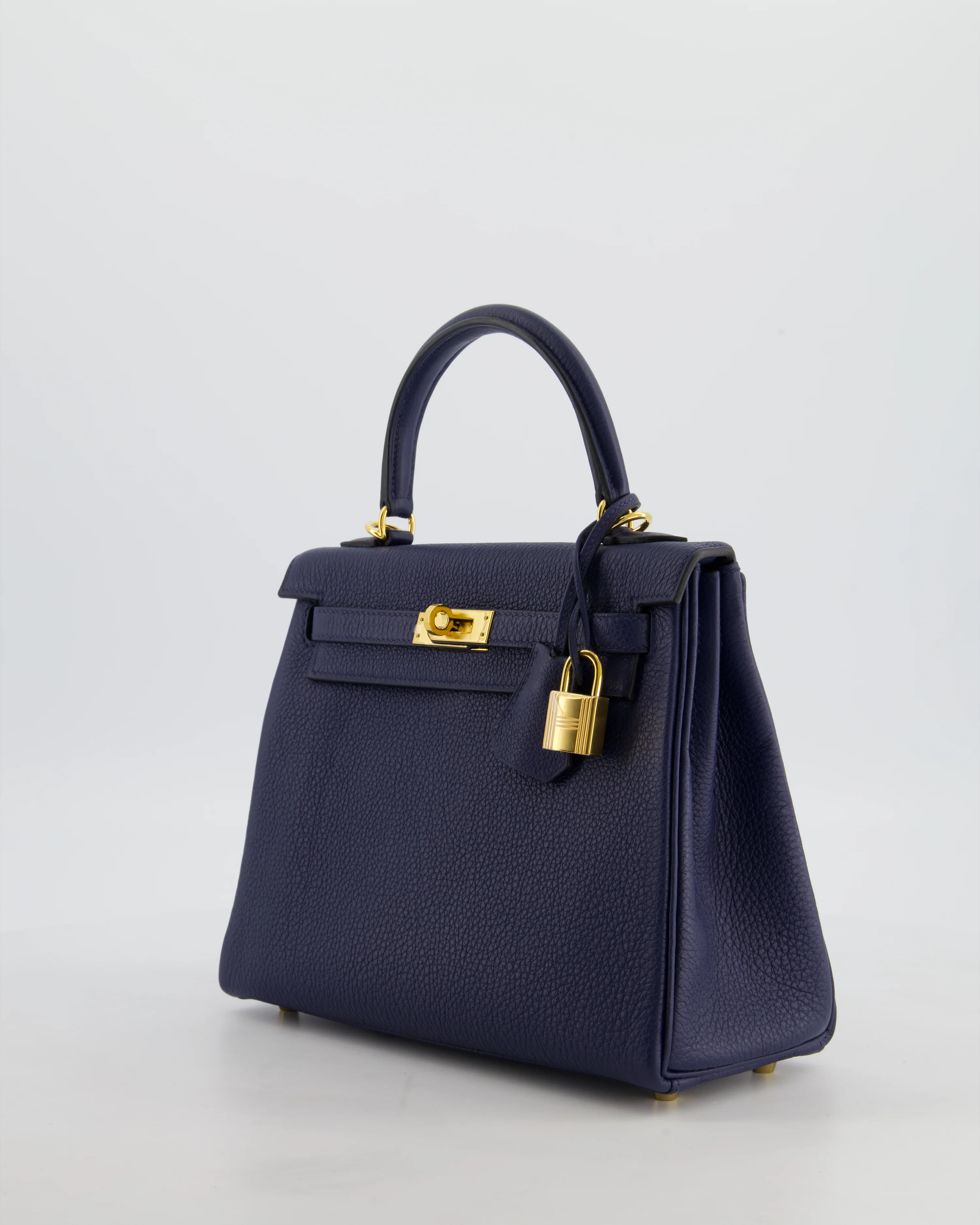 Hermès Kelly 25 Retourne Bag in Bleu Navy Togo Leather Bleu with Gold Hardware - Image 10