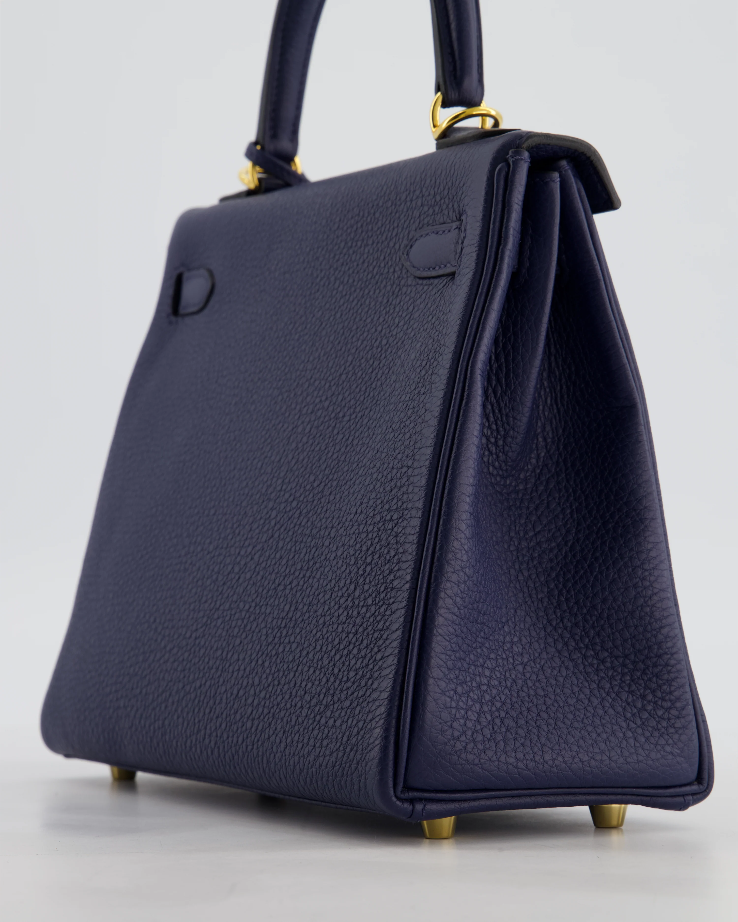 Hermès Kelly 25 Retourne Bag in Bleu Navy Togo Leather Bleu with Gold Hardware - Image 13