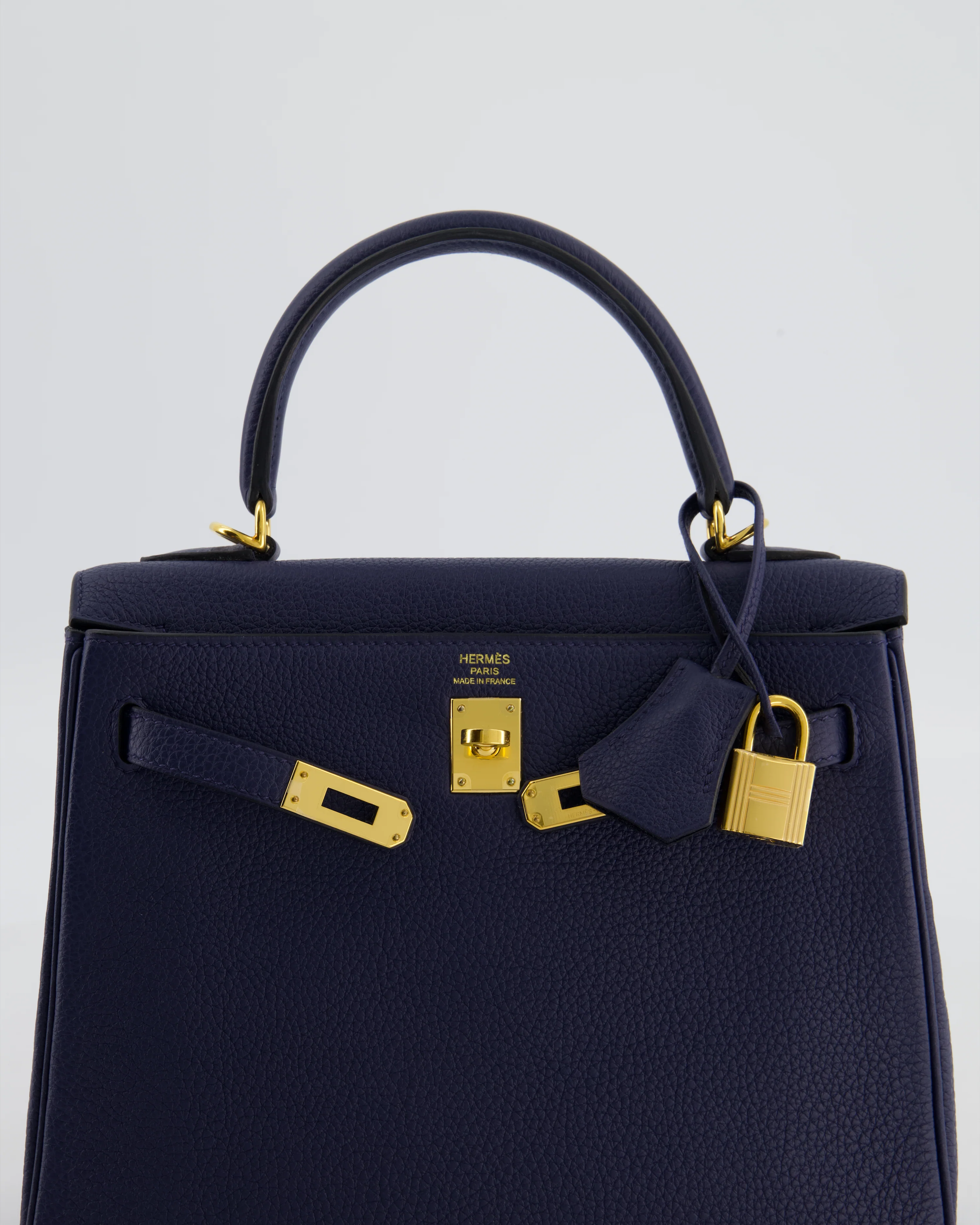 Hermès Kelly 25 Retourne Bag in Bleu Navy Togo Leather Bleu with Gold Hardware - Image 15