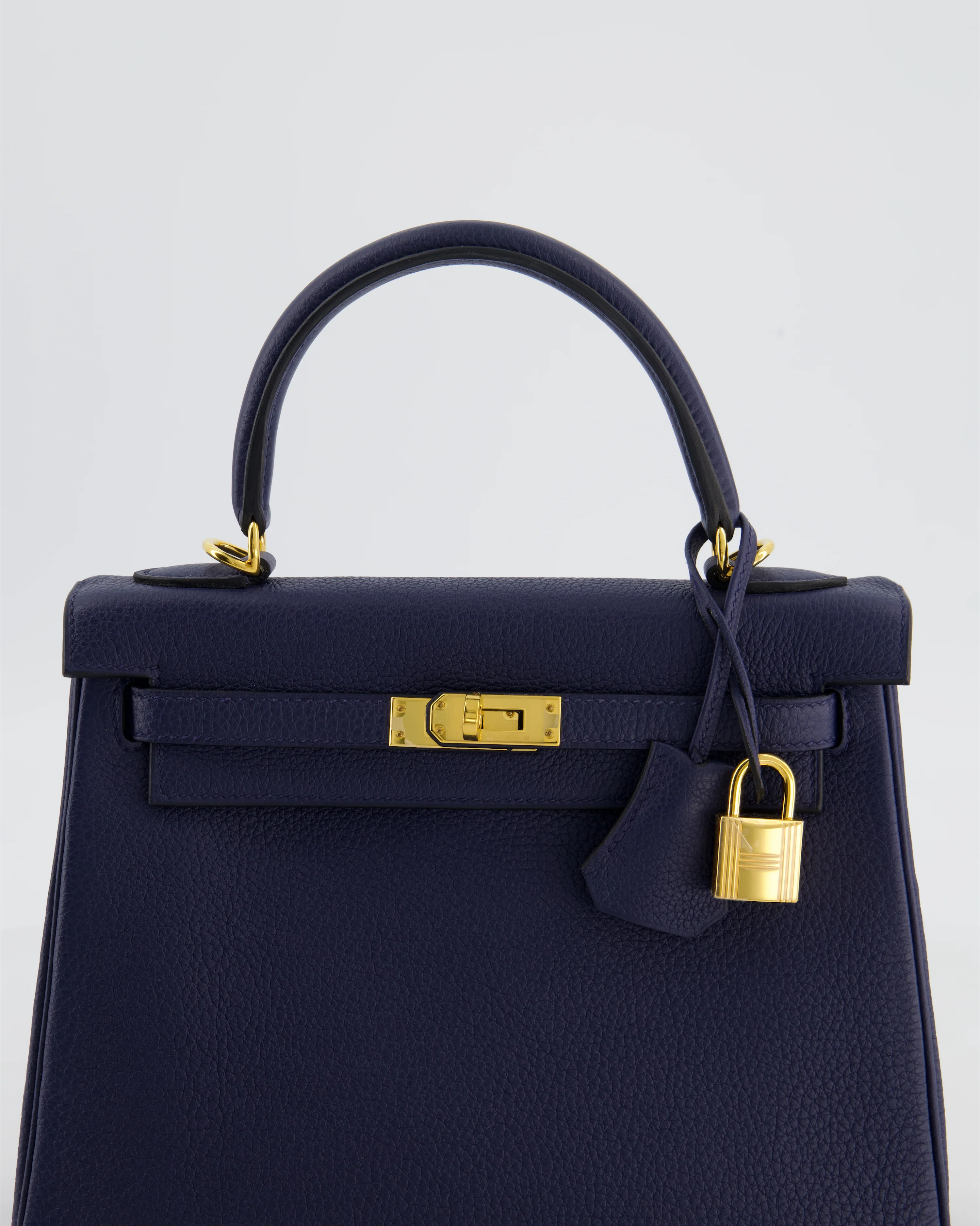Hermès Kelly 25 Retourne Bag in Bleu Navy Togo Leather Bleu with Gold Hardware - Image 16