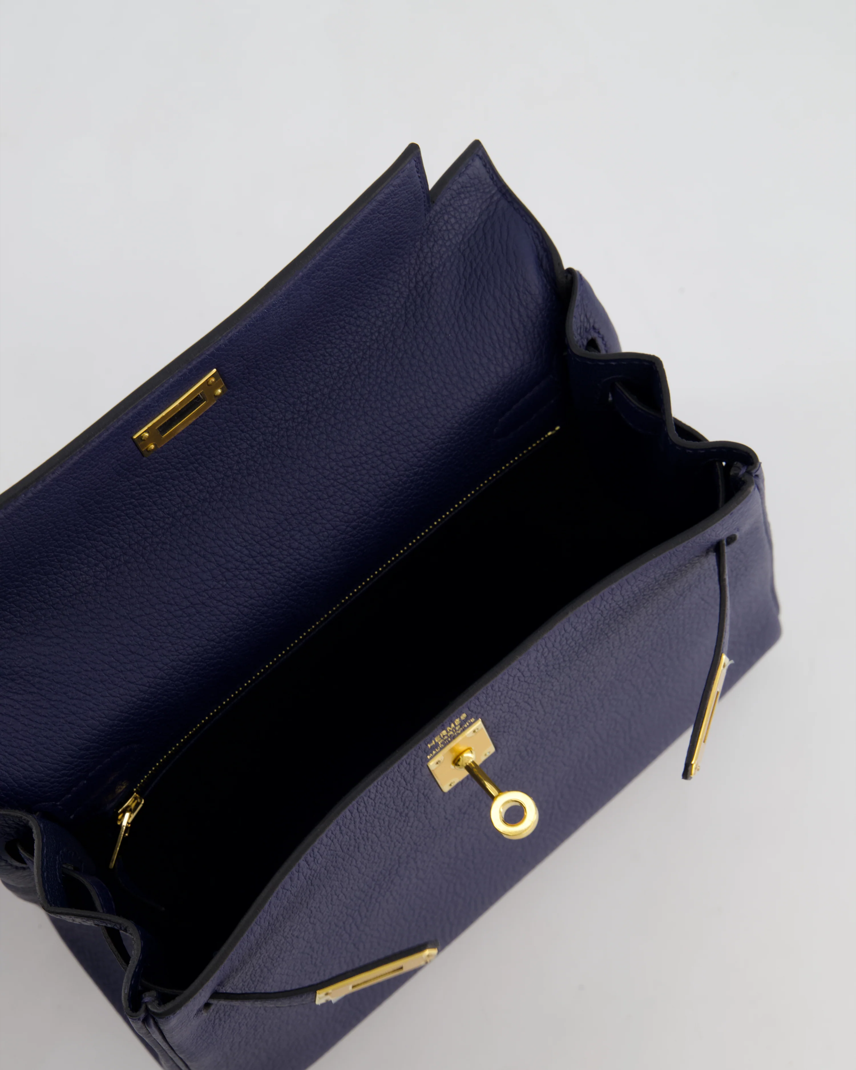 Hermès Kelly 25 Retourne Bag in Bleu Navy Togo Leather Bleu with Gold Hardware - Image 18