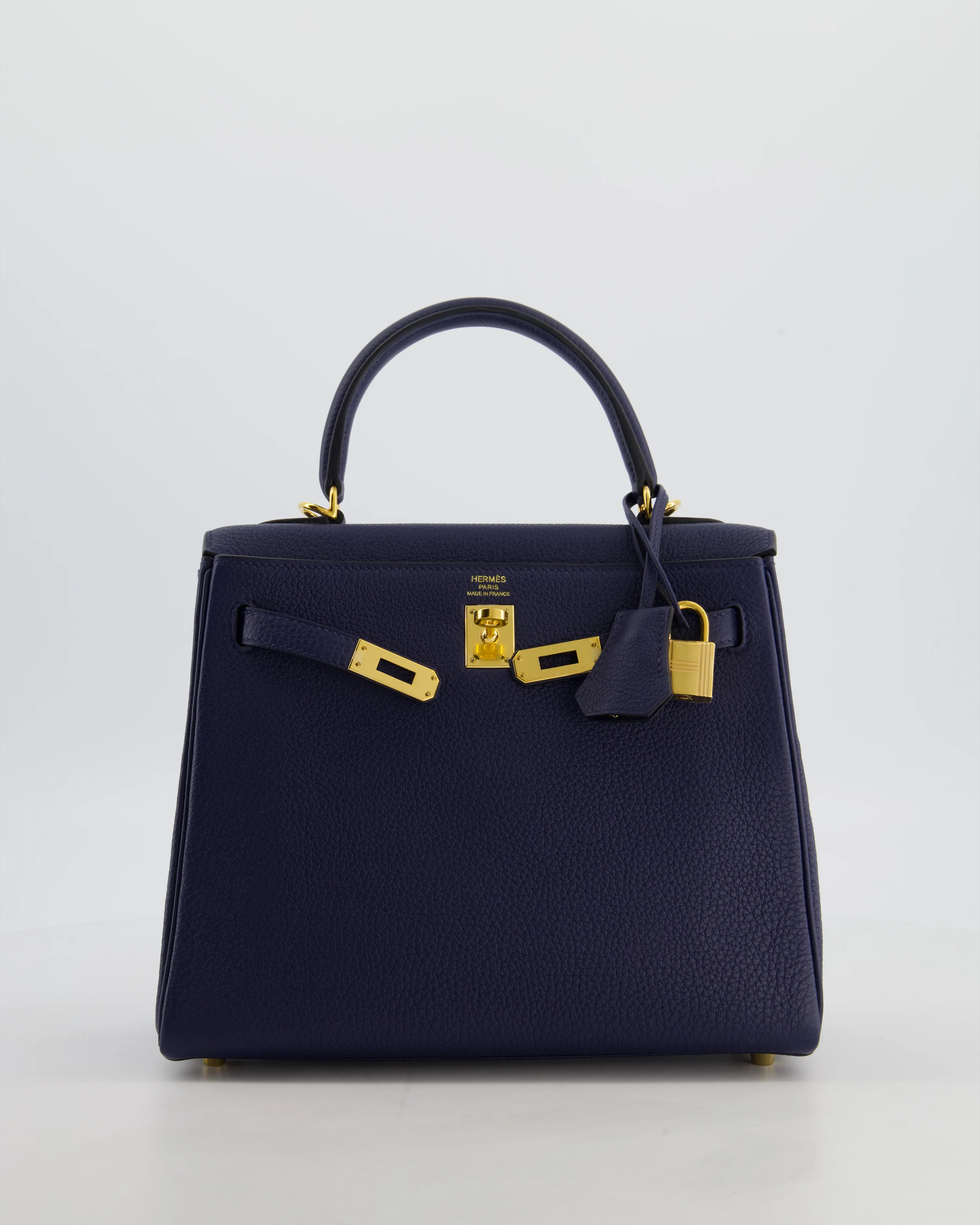 Hermès Kelly 25 Retourne Bag in Bleu Navy Togo Leather Bleu with Gold Hardware - Image 2