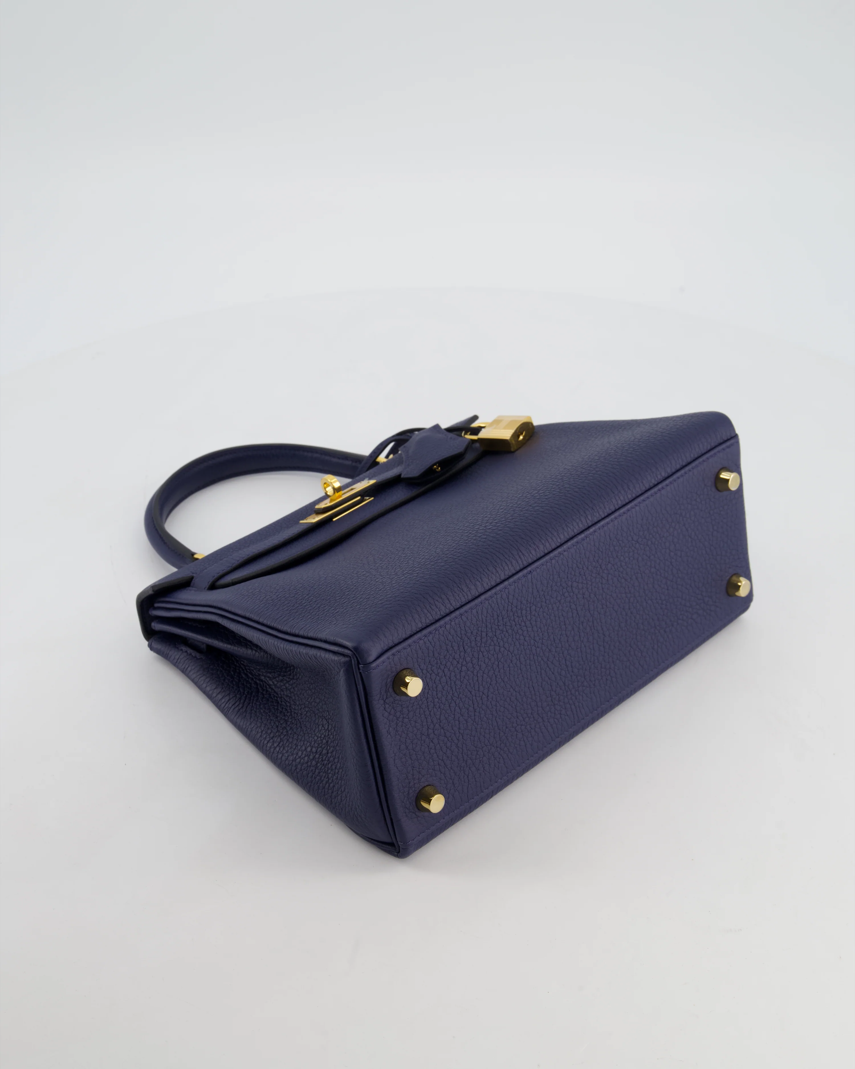 Hermès Kelly 25 Retourne Bag in Bleu Navy Togo Leather Bleu with Gold Hardware - Image 20