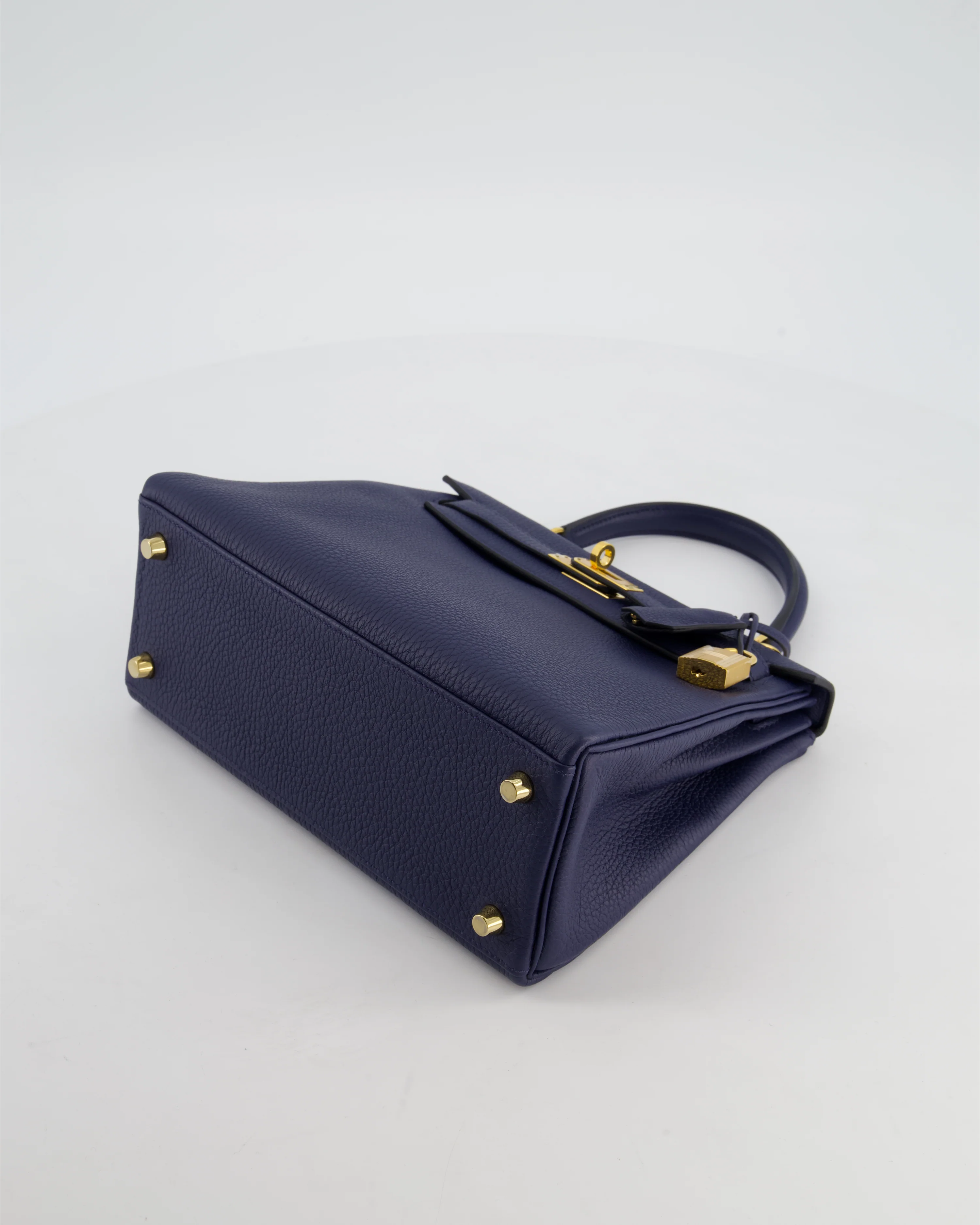 Hermès Kelly 25 Retourne Bag in Bleu Navy Togo Leather Bleu with Gold Hardware - Image 21