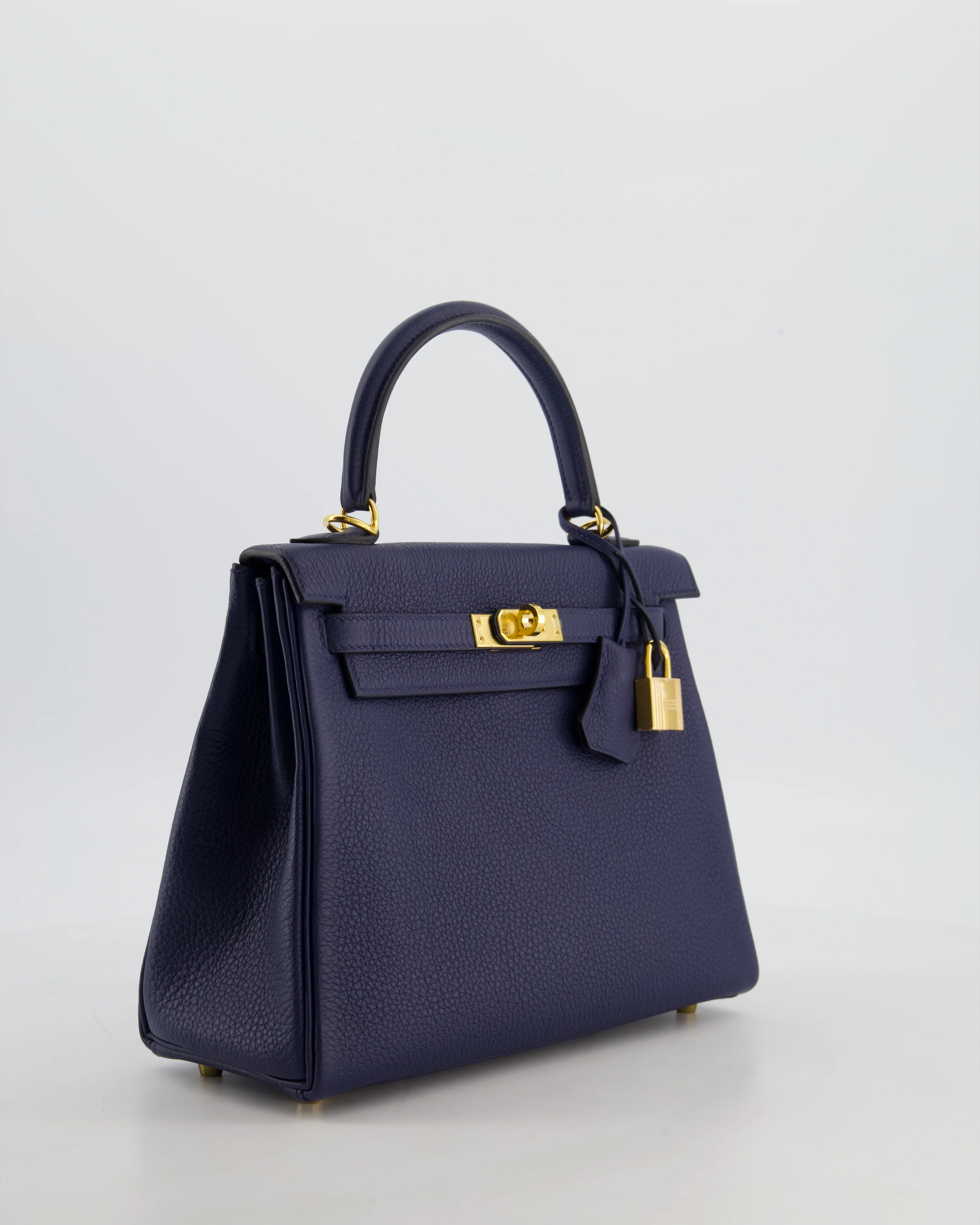 Hermès Kelly 25 Retourne Bag in Bleu Navy Togo Leather Bleu with Gold Hardware - Image 4