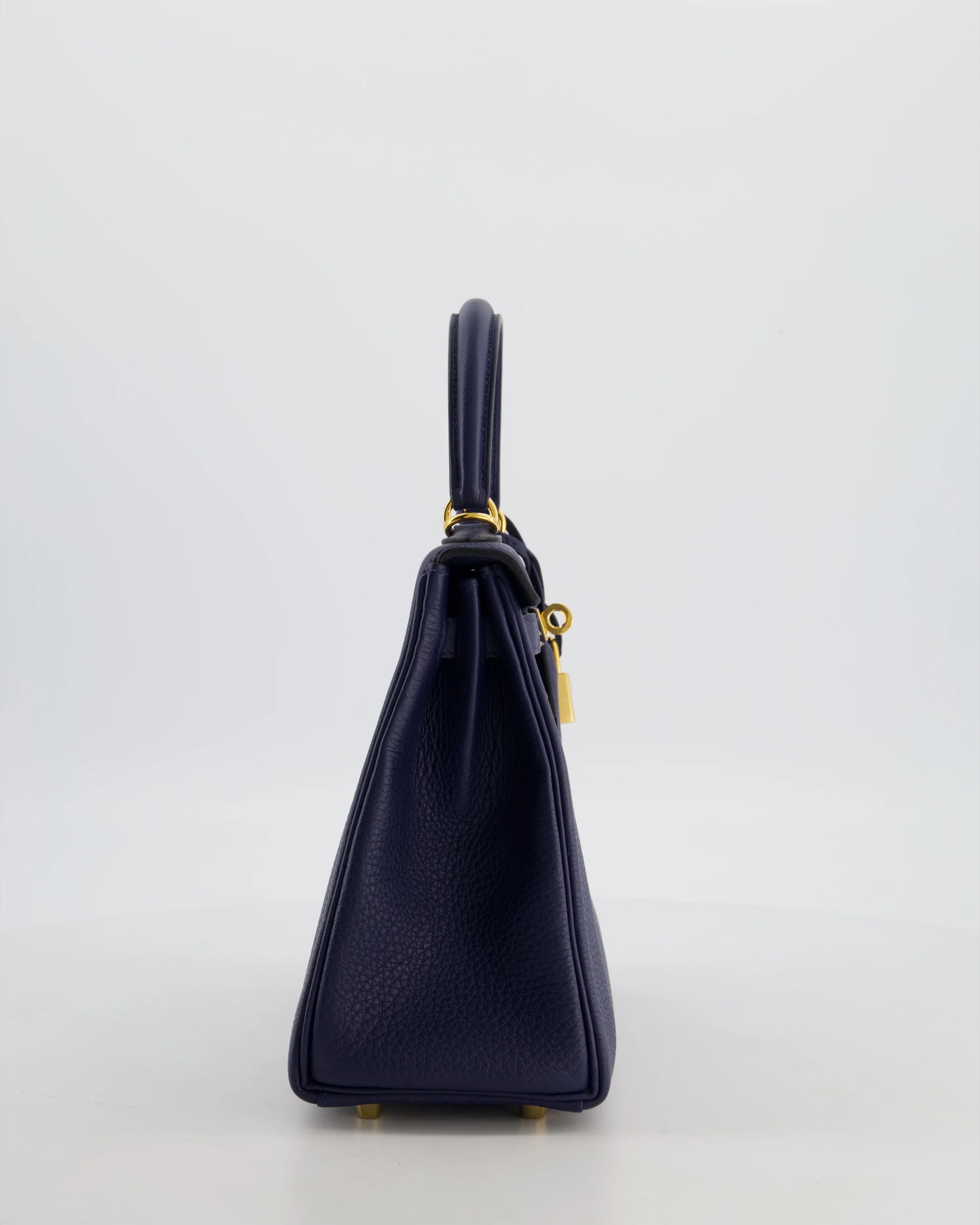 Hermès Kelly 25 Retourne Bag in Bleu Navy Togo Leather Bleu with Gold Hardware - Image 5