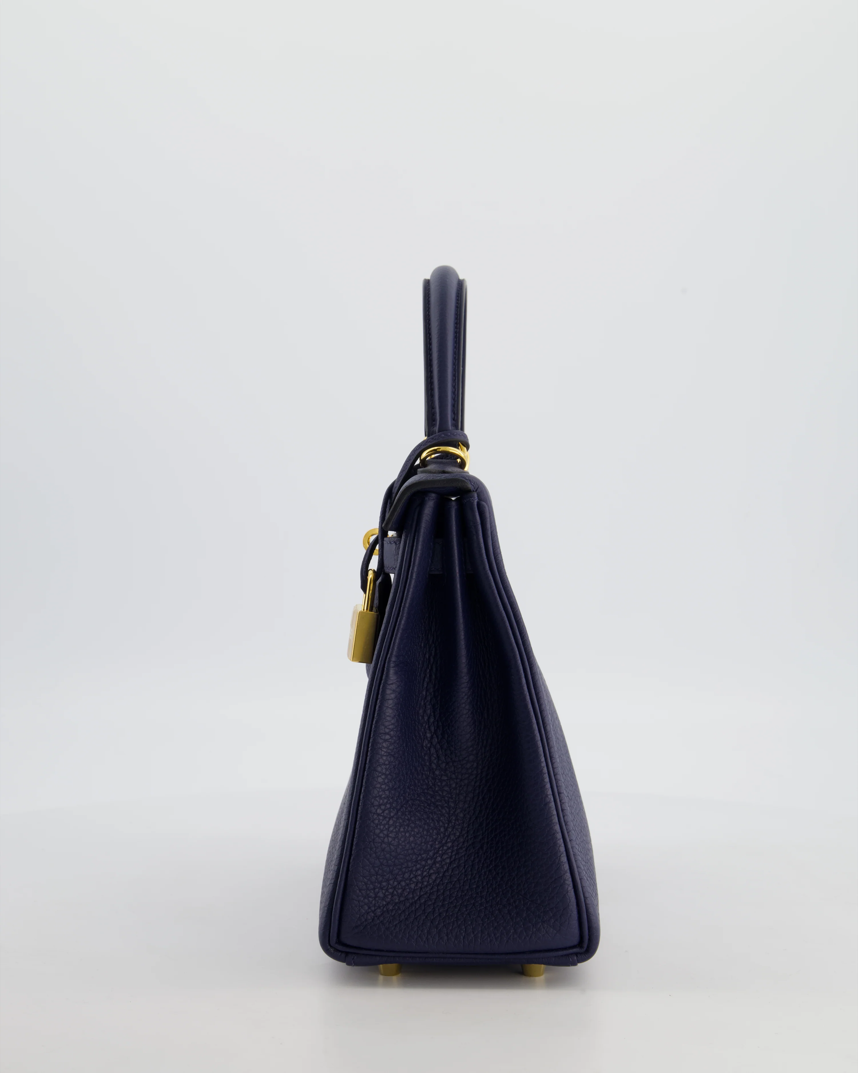 Hermès Kelly 25 Retourne Bag in Bleu Navy Togo Leather Bleu with Gold Hardware - Image 9