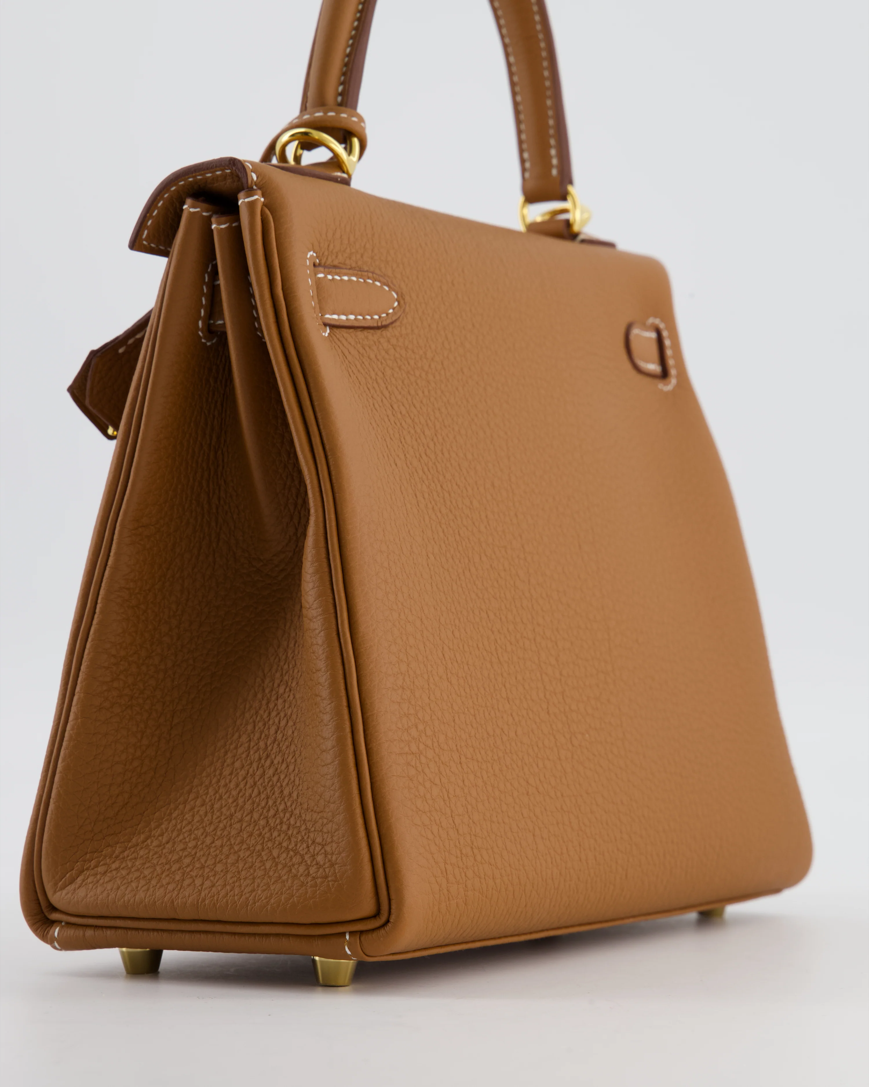 Hermès Kelly 25 Retourne Bag in Gold Togo Leather with Gold Hardware - Image 12