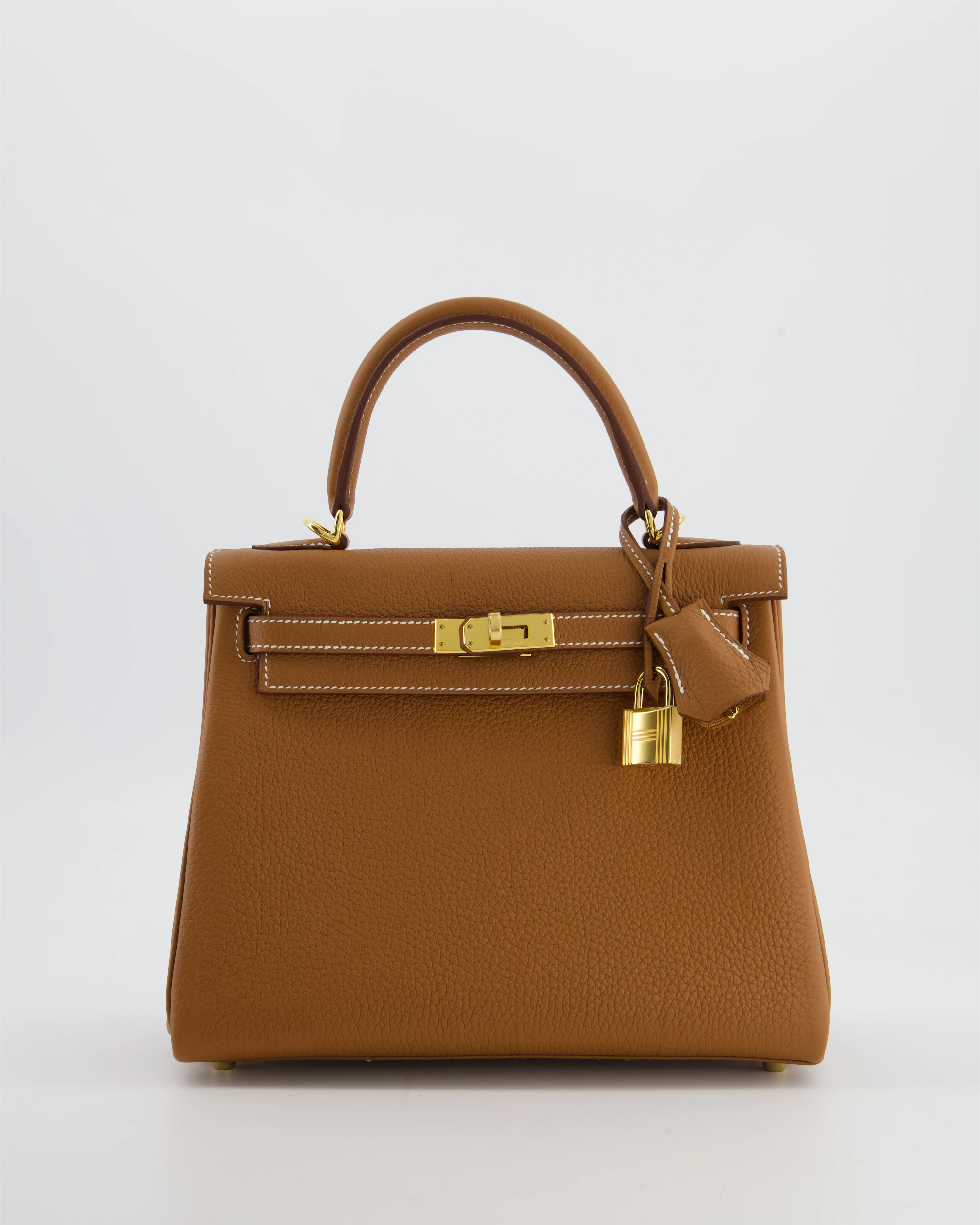 Hermès Kelly 25 Retourne Bag in Gold Togo Leather with Gold Hardware - Image 2