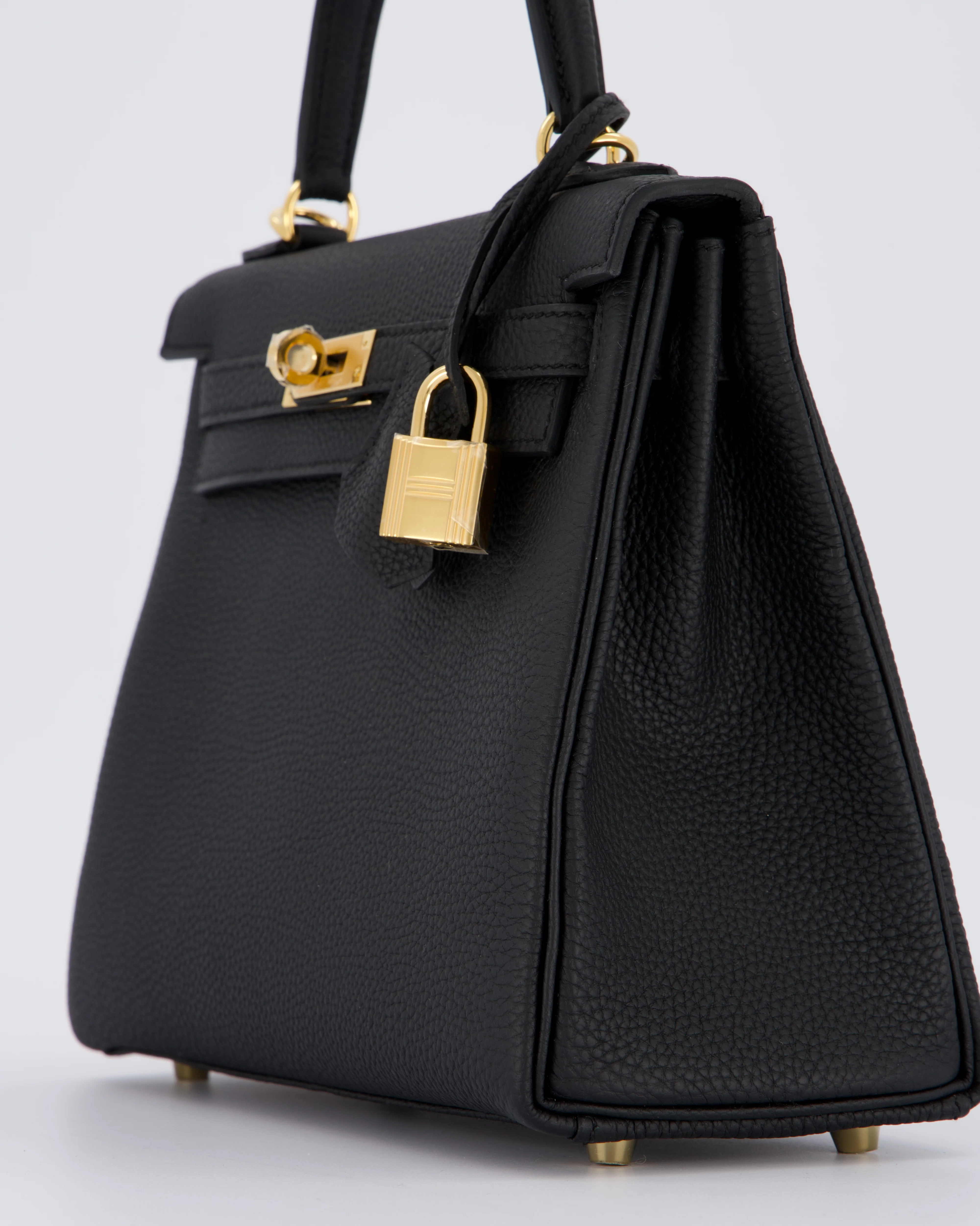 Hermès Kelly 25 Retourne Bag in Noir Togo Leather with Gold Hardware - Image 15
