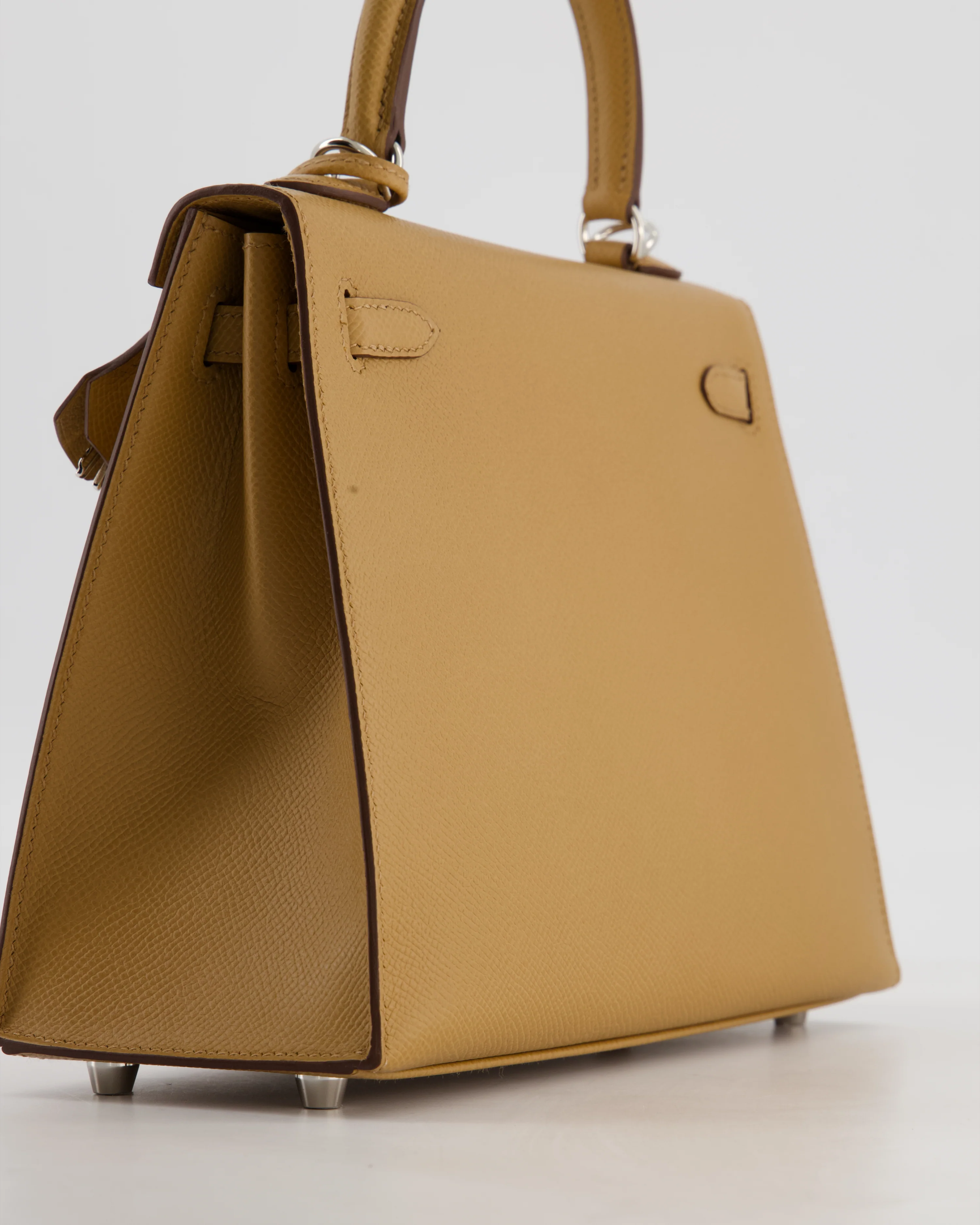Hermès Kelly 25 Sellier Bag in Biscuit Epsom Leather with Palladium Hardware - Image 14