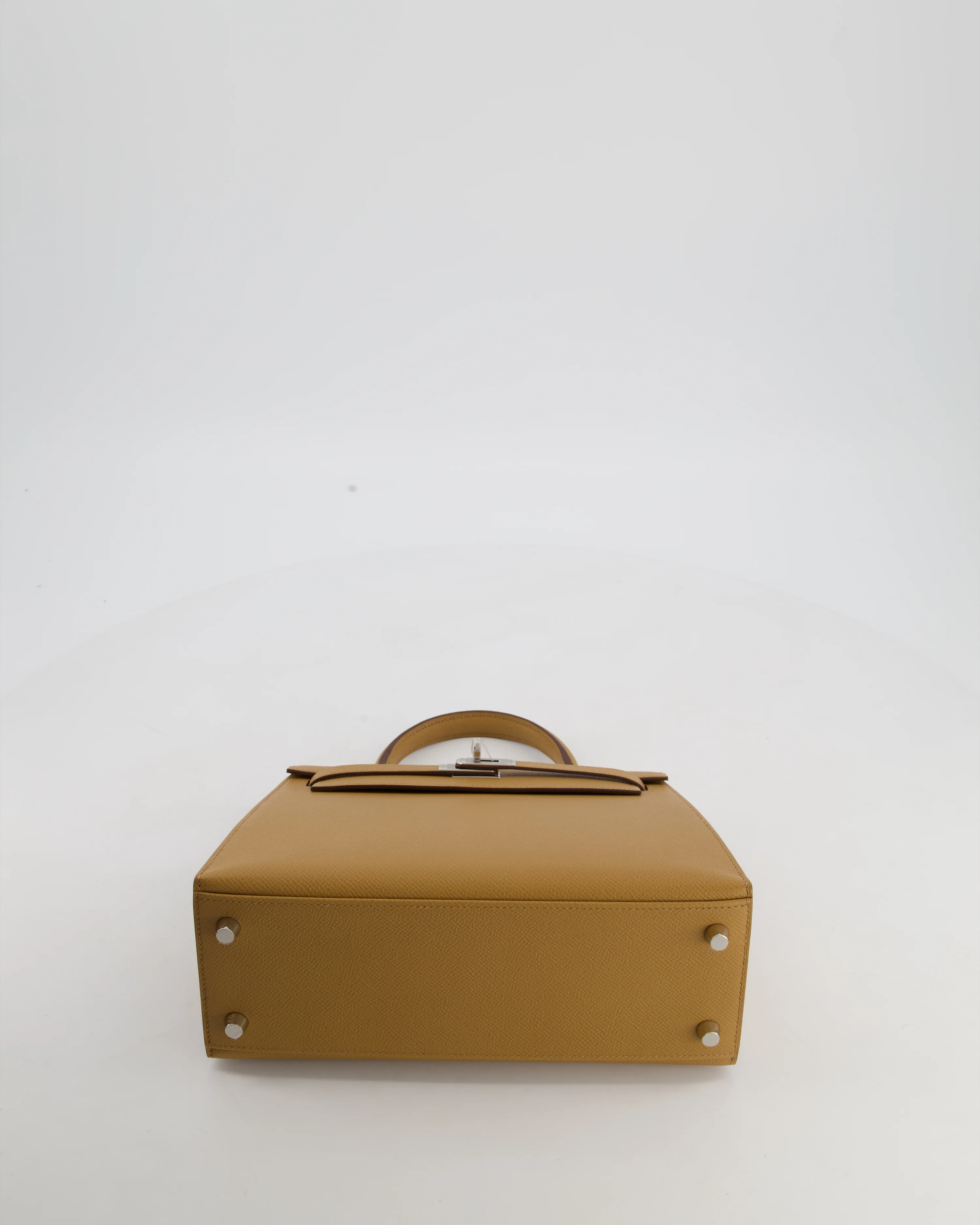 Hermès Kelly 25 Sellier Bag in Biscuit Epsom Leather with Palladium Hardware - Image 20