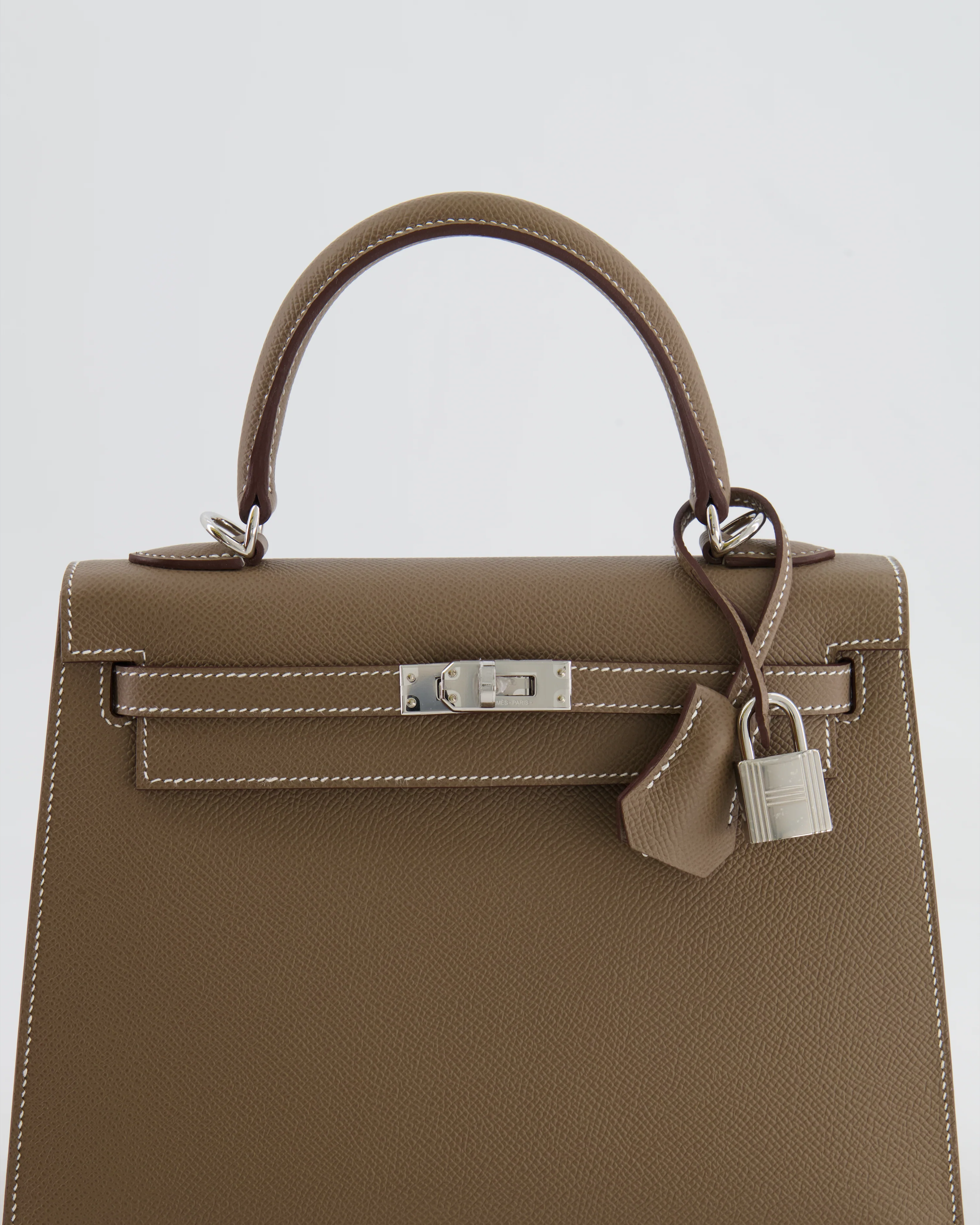 Hermès Kelly 25 Sellier Bag in Etoupe Epsom Leather with Palladium Hardware - Image 11