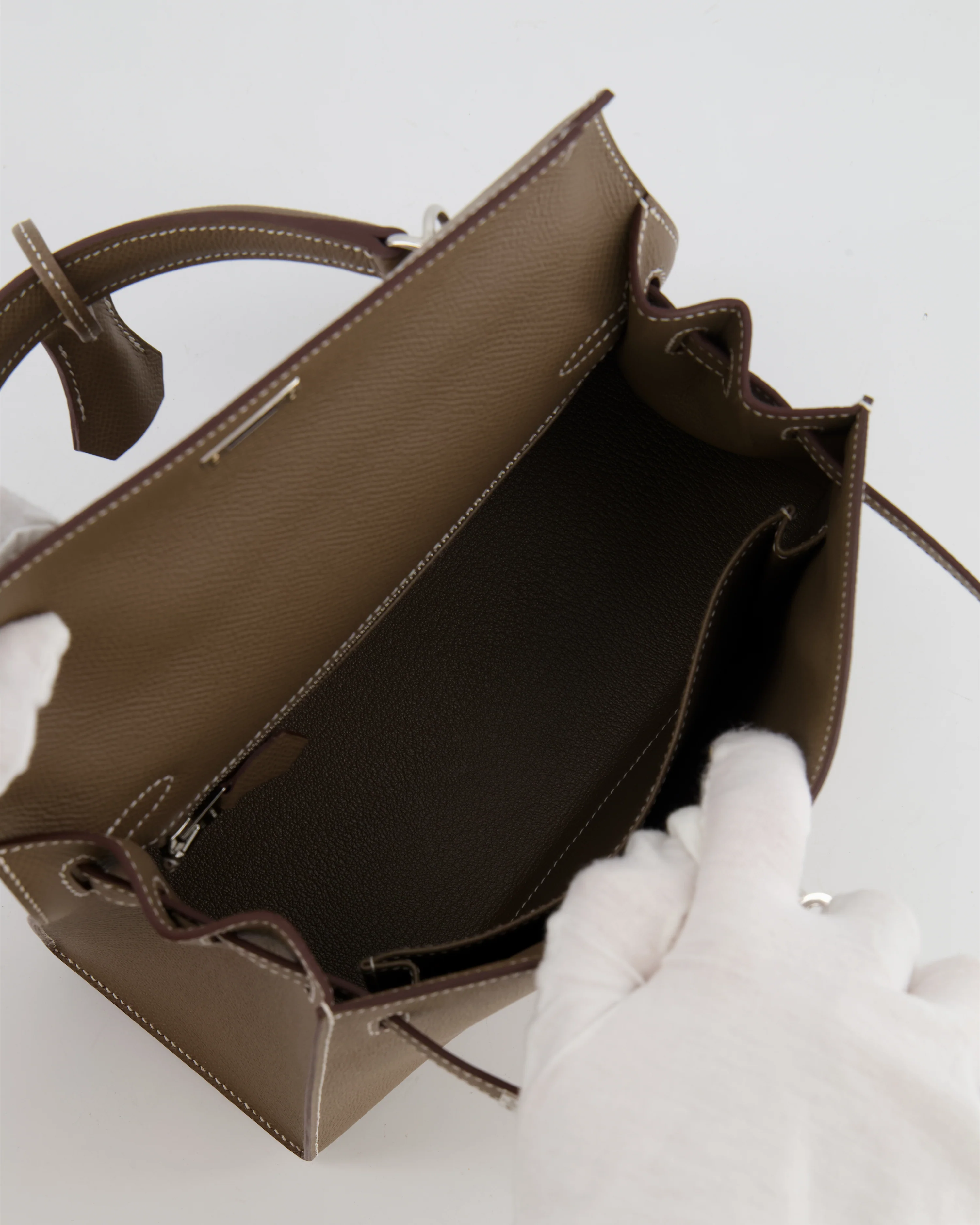 Hermès Kelly 25 Sellier Bag in Etoupe Epsom Leather with Palladium Hardware - Image 21