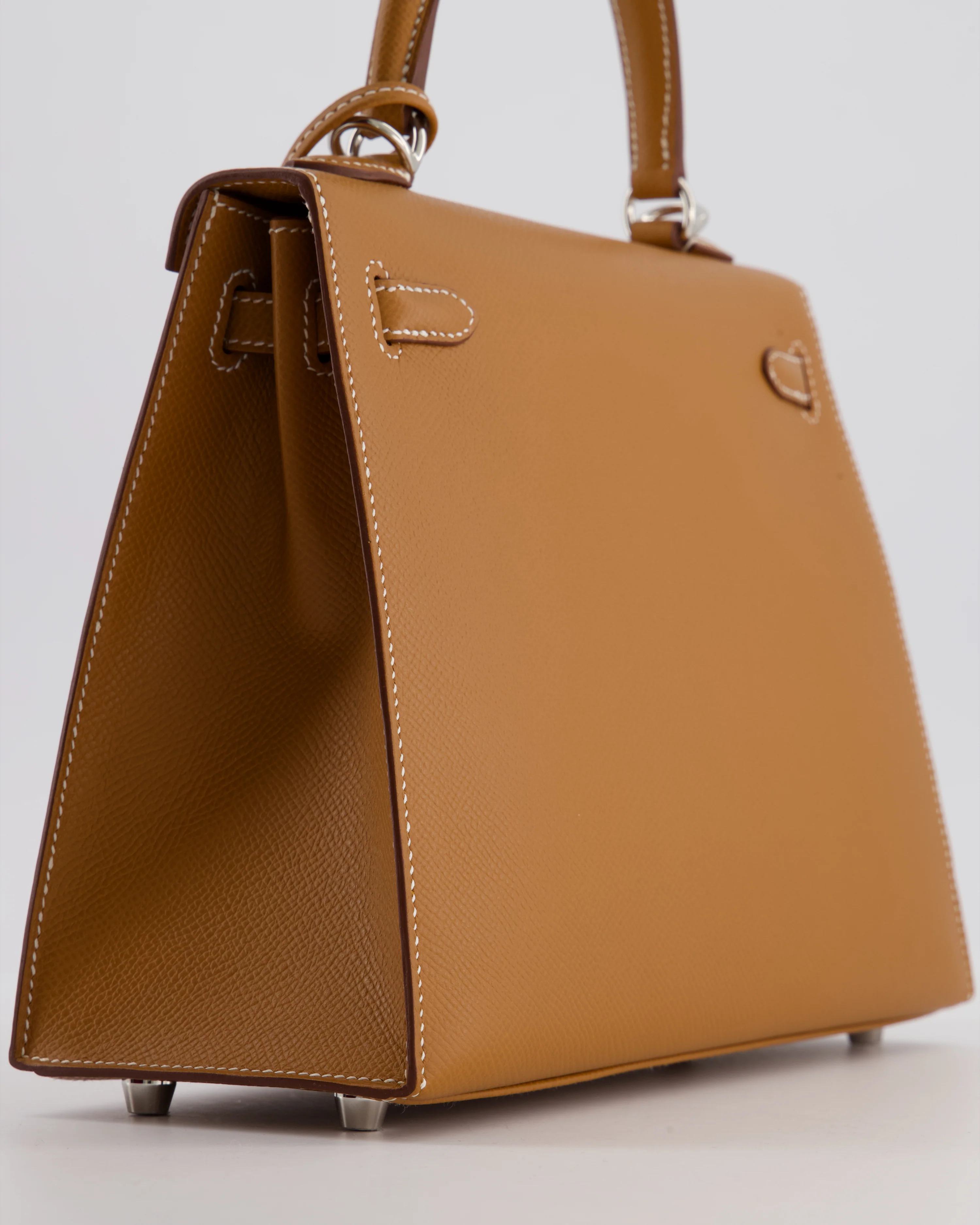 Hermès Kelly 25 Sellier Bag in Gold Epsom Leather with Palladium Hardware - Image 14