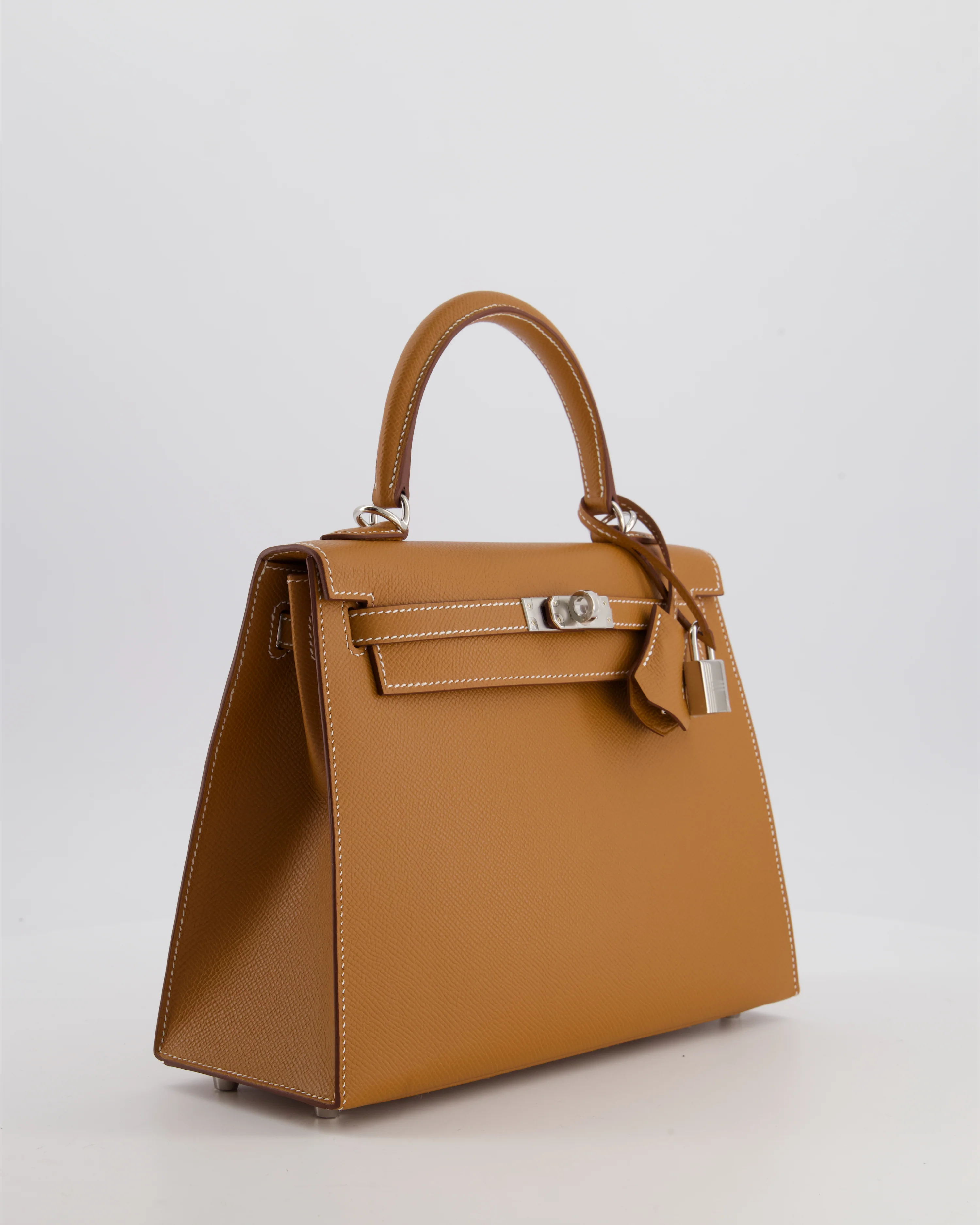 Hermès Kelly 25 Sellier Bag in Gold Epsom Leather with Palladium Hardware - Image 4