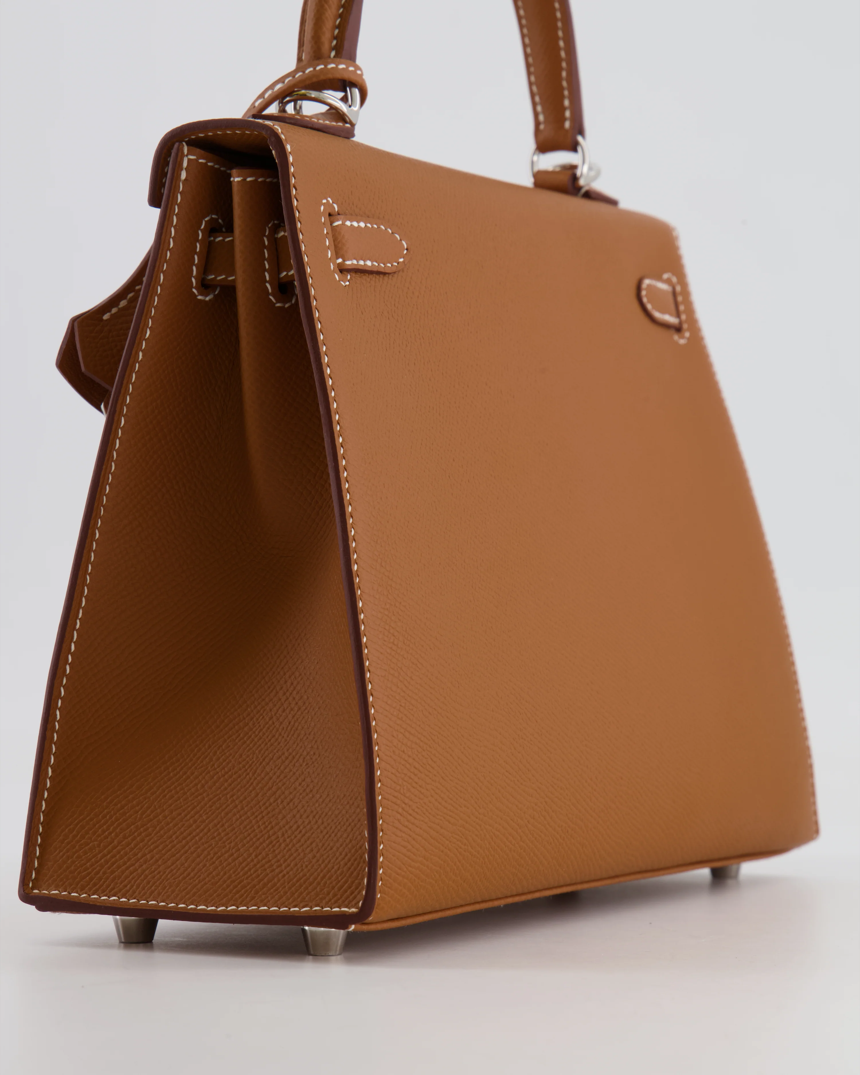 Hermès Kelly 25 Sellier Bag in Gold Epsom Leather with Palladium Hardware - Image 14