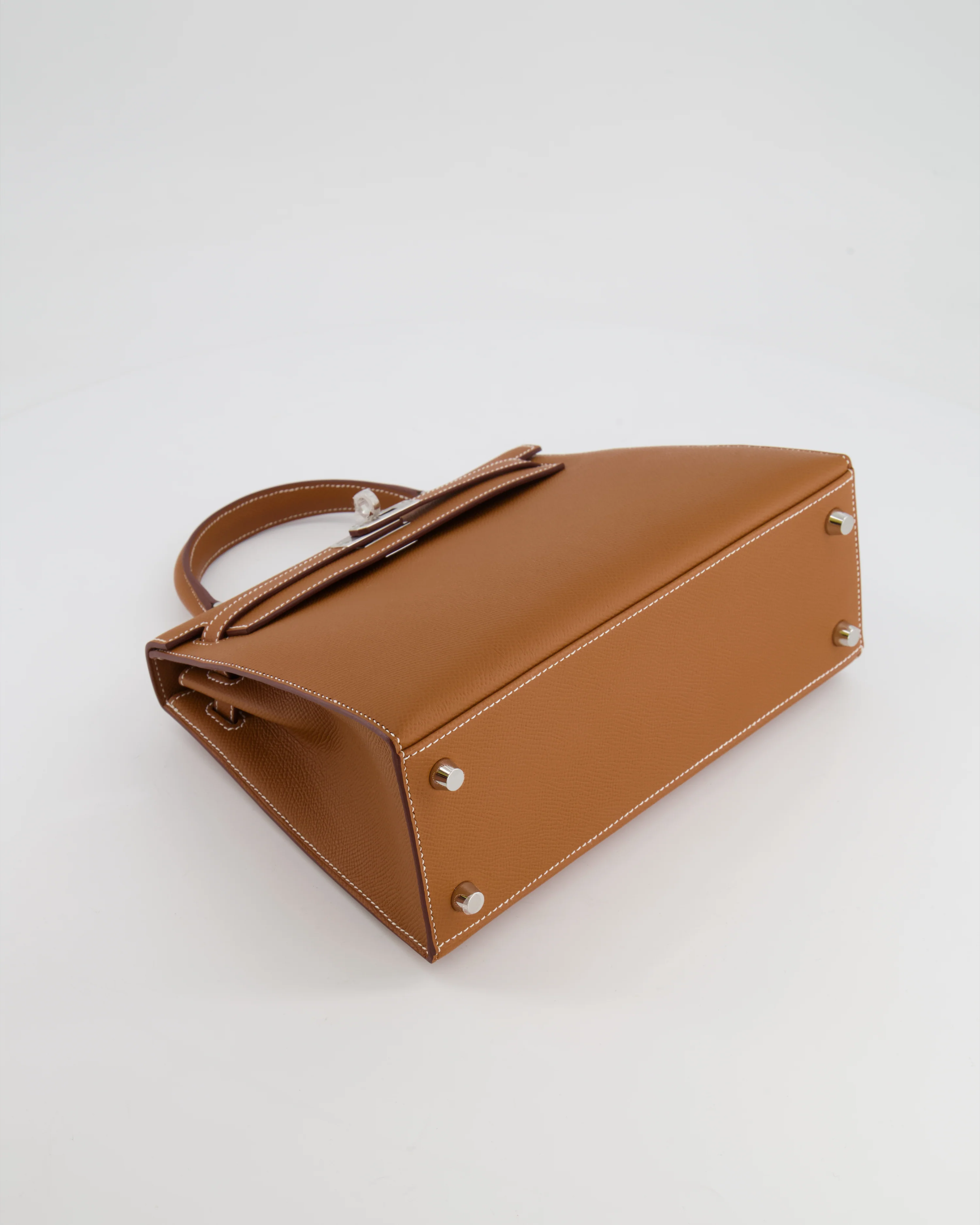 Hermès Kelly 25 Sellier Bag in Gold Epsom Leather with Palladium Hardware - Image 18