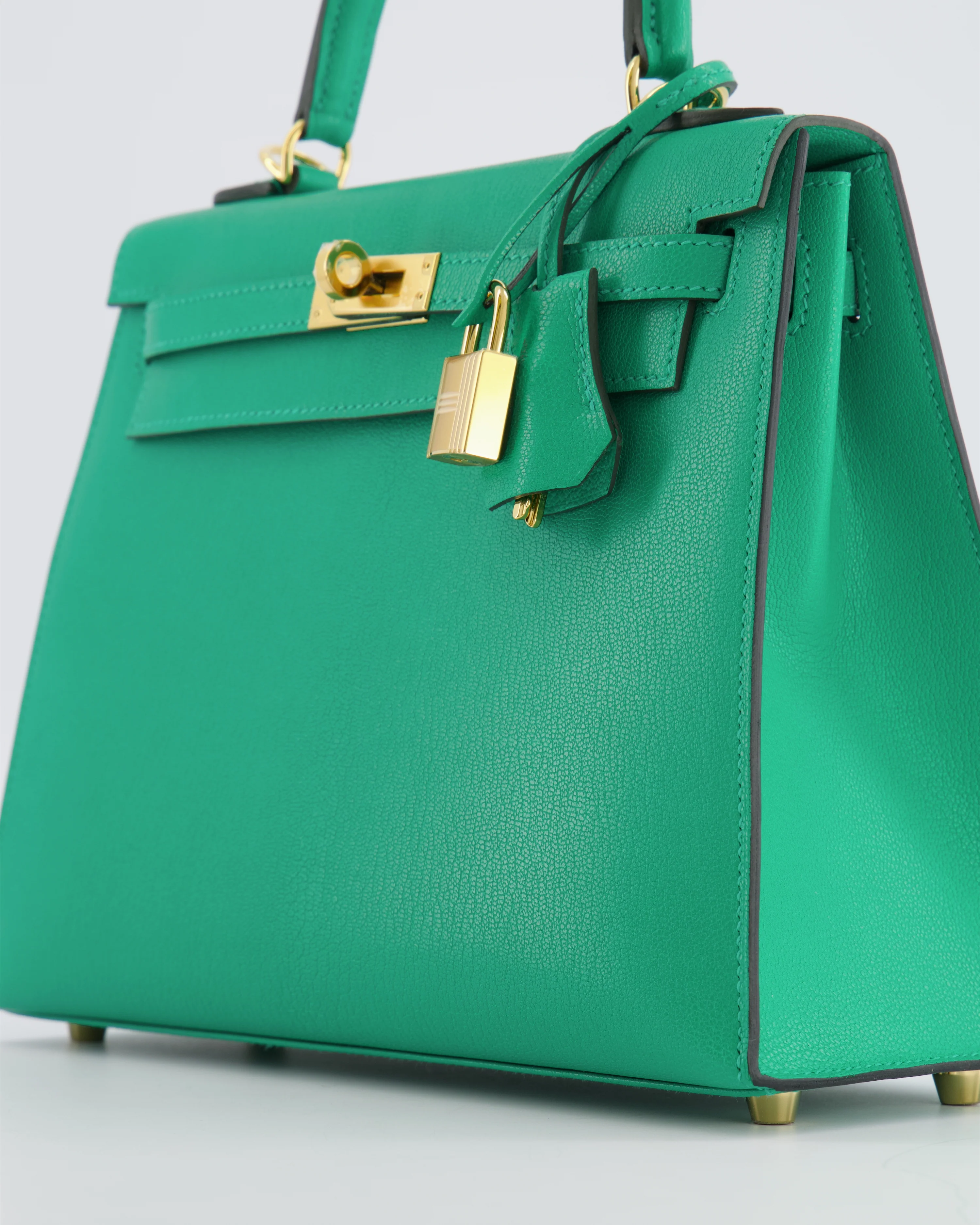 Hermès Kelly 25 Sellier Bag in Menthe Chèvre Chamkila Leather with Gold Hardware - Image 14